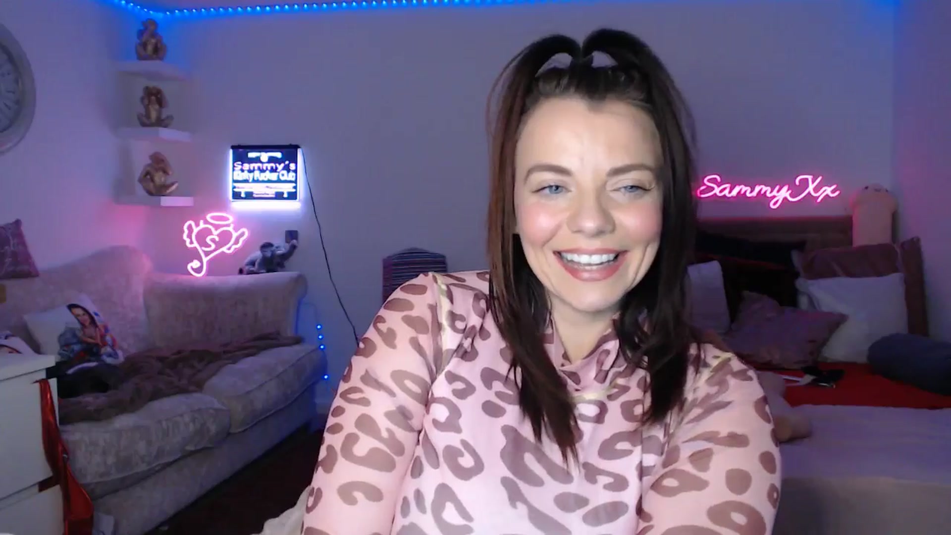 Gallery image thumbnail from innocentSamx's myfreecams stream on, 02/06/2025, 15:29 image 14 of 20