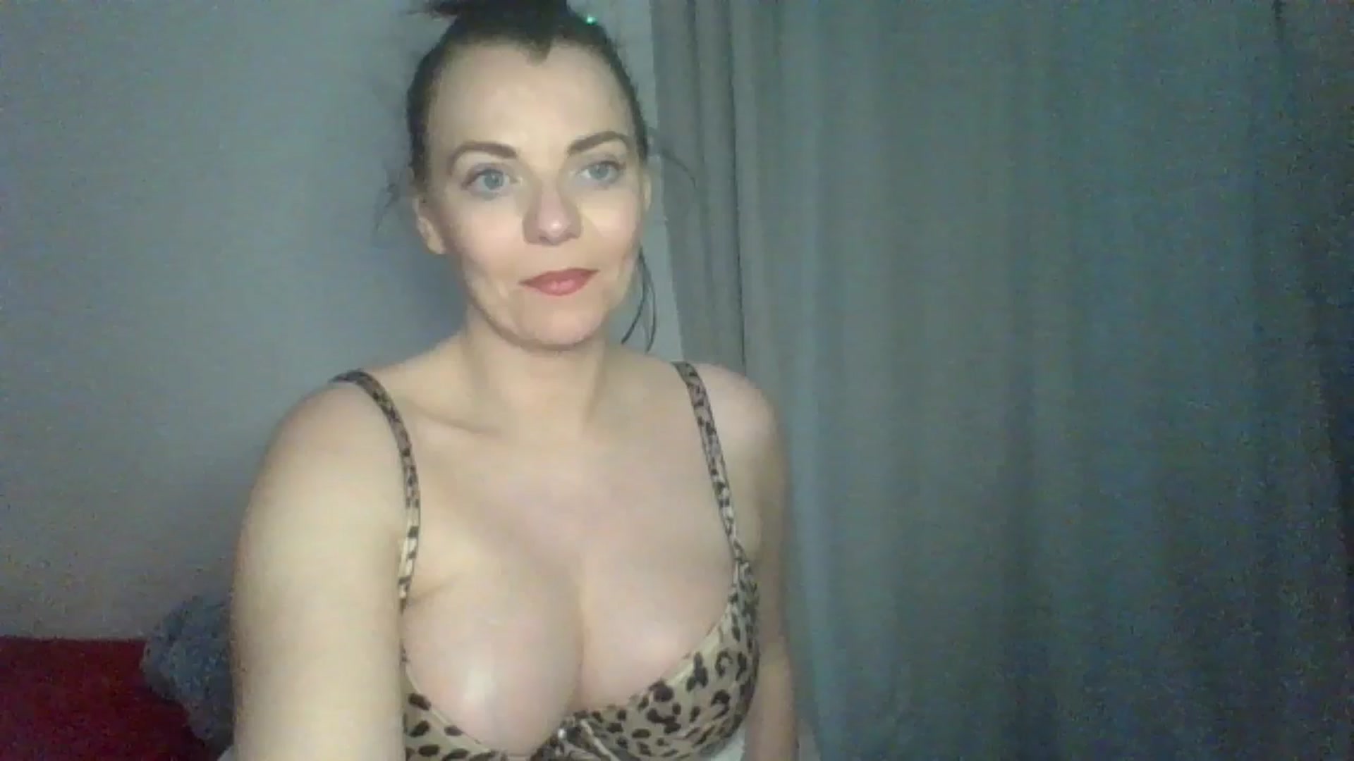 Gallery image thumbnail from innocentSamx's myfreecams stream on, 02/15/2025, 16:39 image 20 of 20