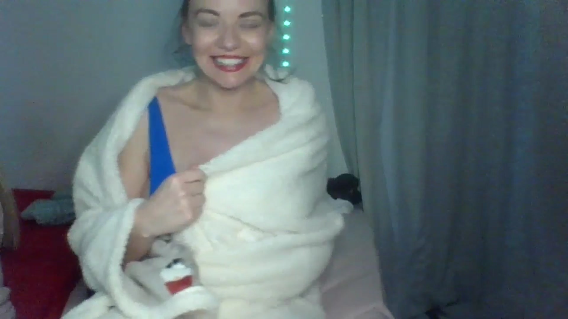 Gallery image thumbnail from innocentSamx's myfreecams stream on, 02/15/2025, 16:39 image 10 of 20