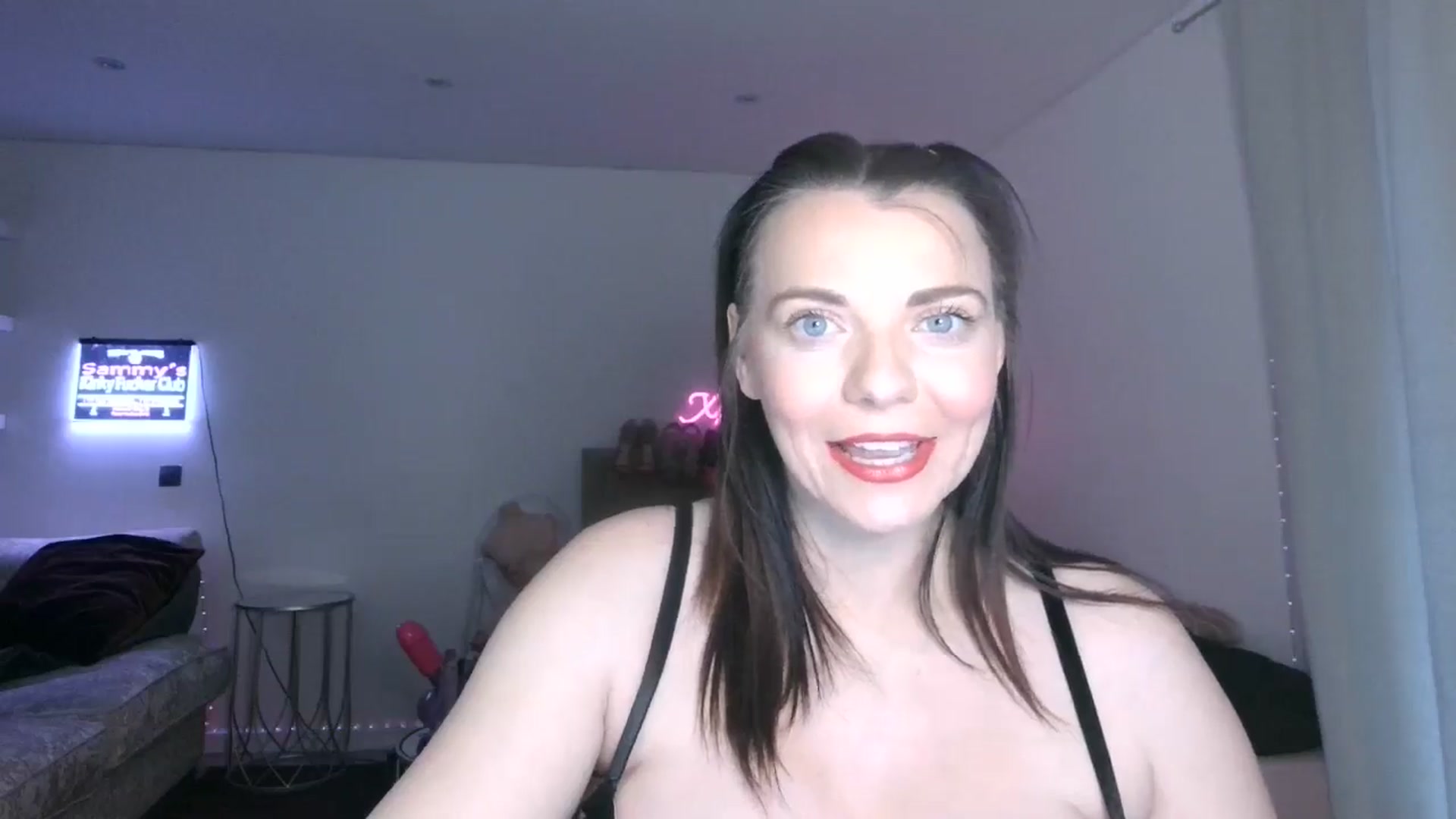 Gallery image thumbnail from innocentSamx's myfreecams stream on, 02/22/2025, 15:42 image 14 of 20