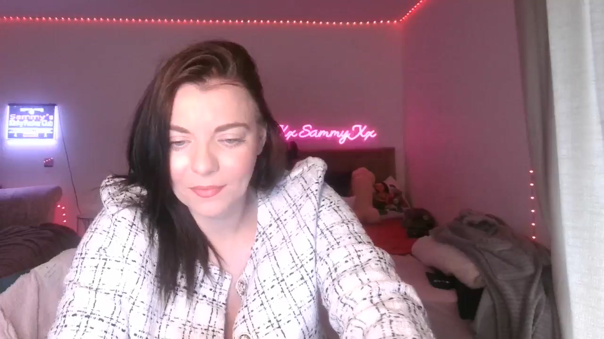 Gallery image thumbnail from innocentSamx's myfreecams stream on, 02/27/2025, 14:28 image 10 of 20