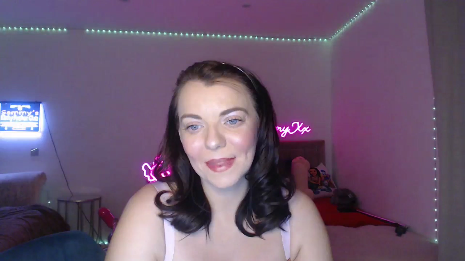 Gallery image thumbnail from innocentSamx's myfreecams stream on, 03/04/2025, 22:03 image 18 of 20