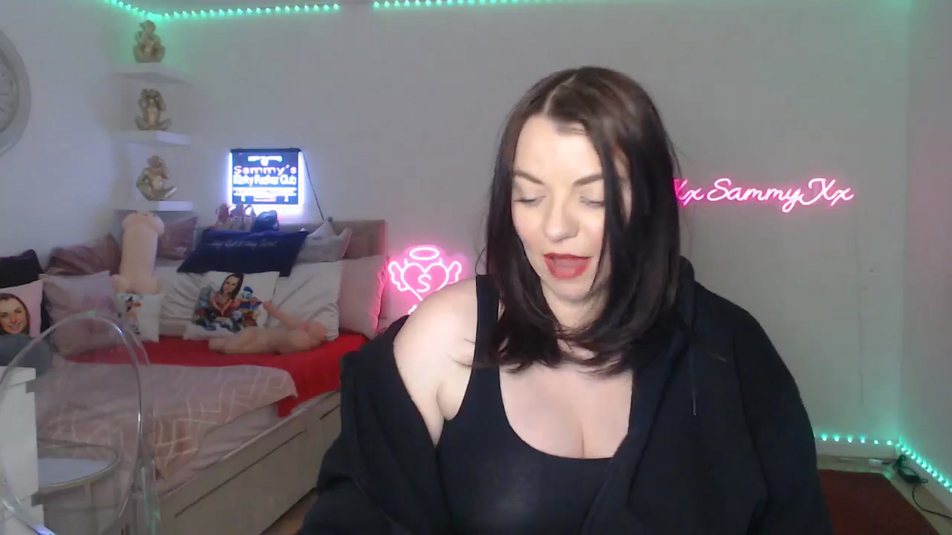 Gallery image thumbnail from innocentSamx's myfreecams stream on, 03/08/2025, 14:34 image 14 of 20