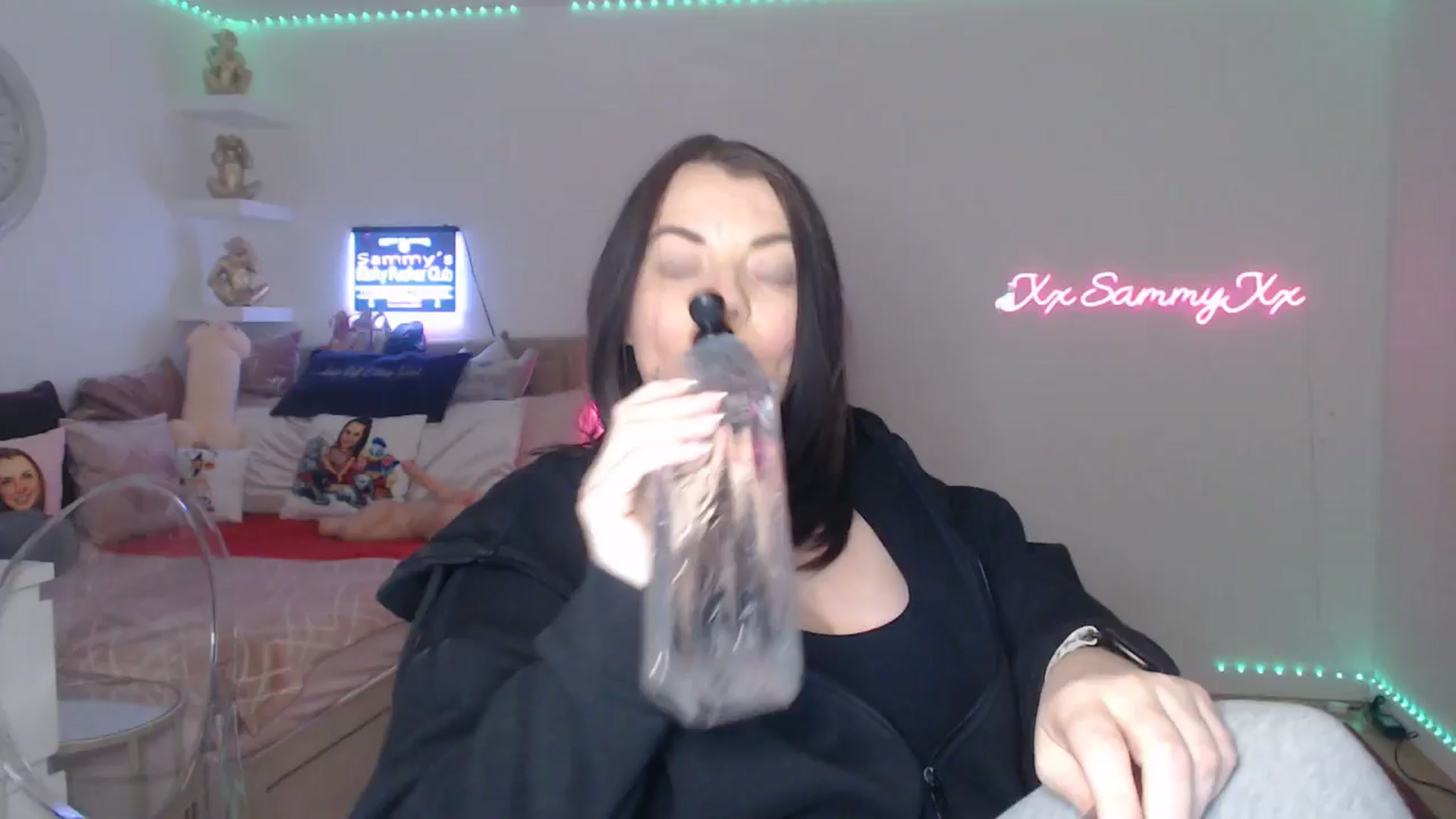 Gallery image thumbnail from innocentSamx's myfreecams stream on, 03/08/2025, 15:21 image 1 of 20