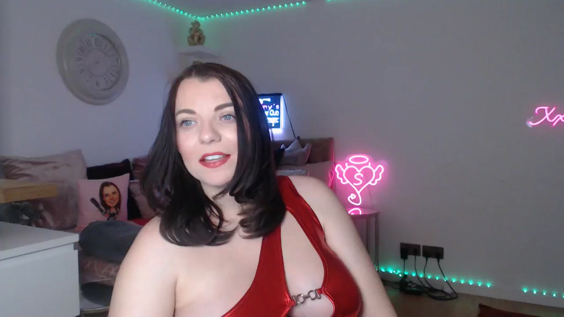 Gallery image thumbnail from innocentSamx's myfreecams stream on, 03/11/2025, 12:25 image 18 of 20