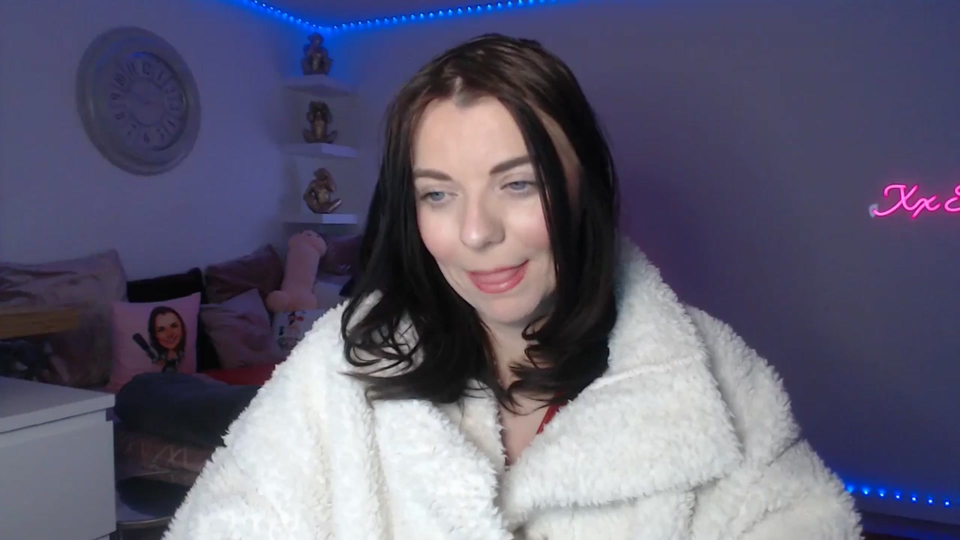 Gallery image thumbnail from innocentSamx's myfreecams stream on, 03/11/2025, 14:15 image 9 of 20