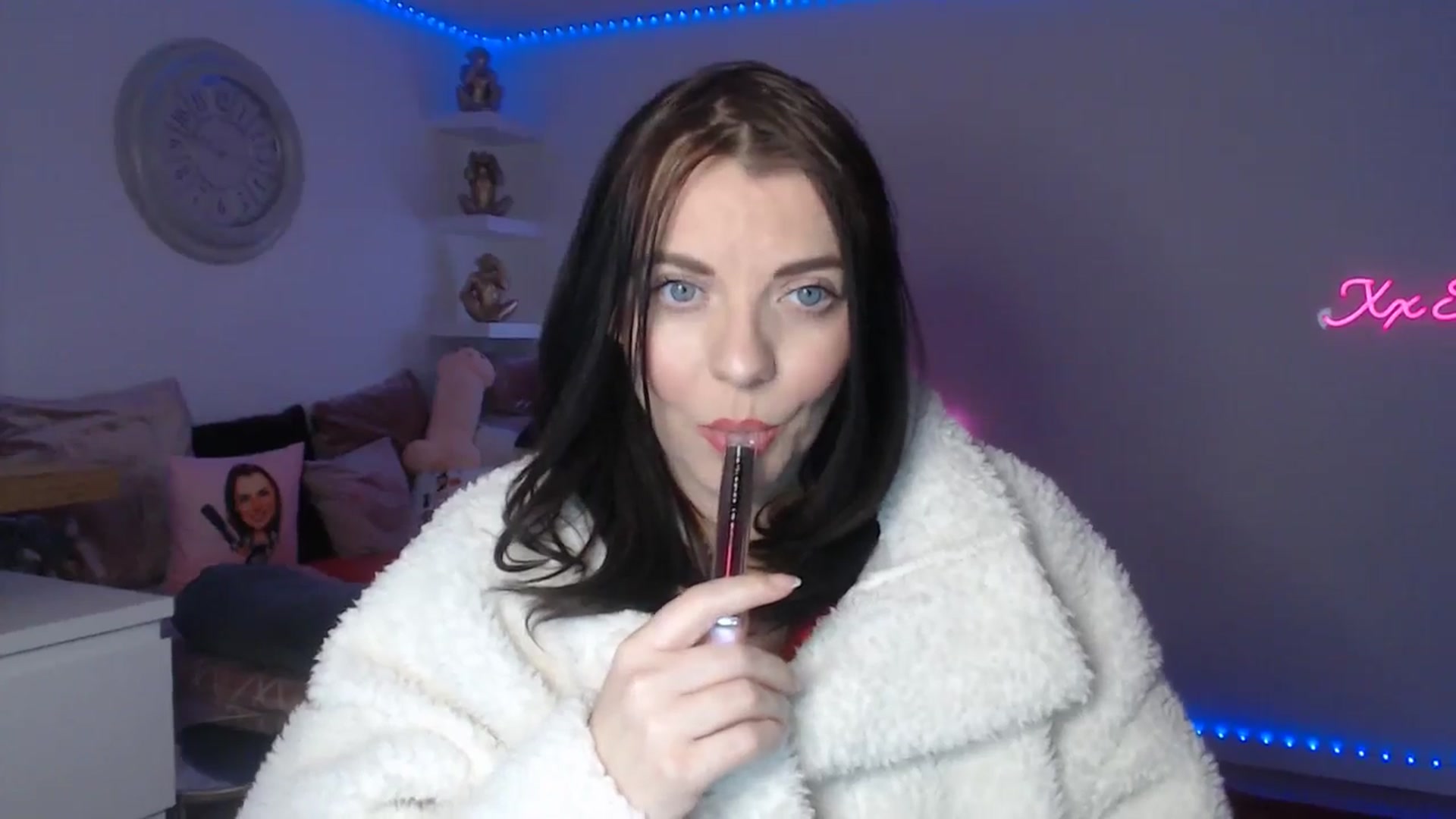Gallery image thumbnail from innocentSamx's myfreecams stream on, 03/11/2025, 14:15 image 10 of 20