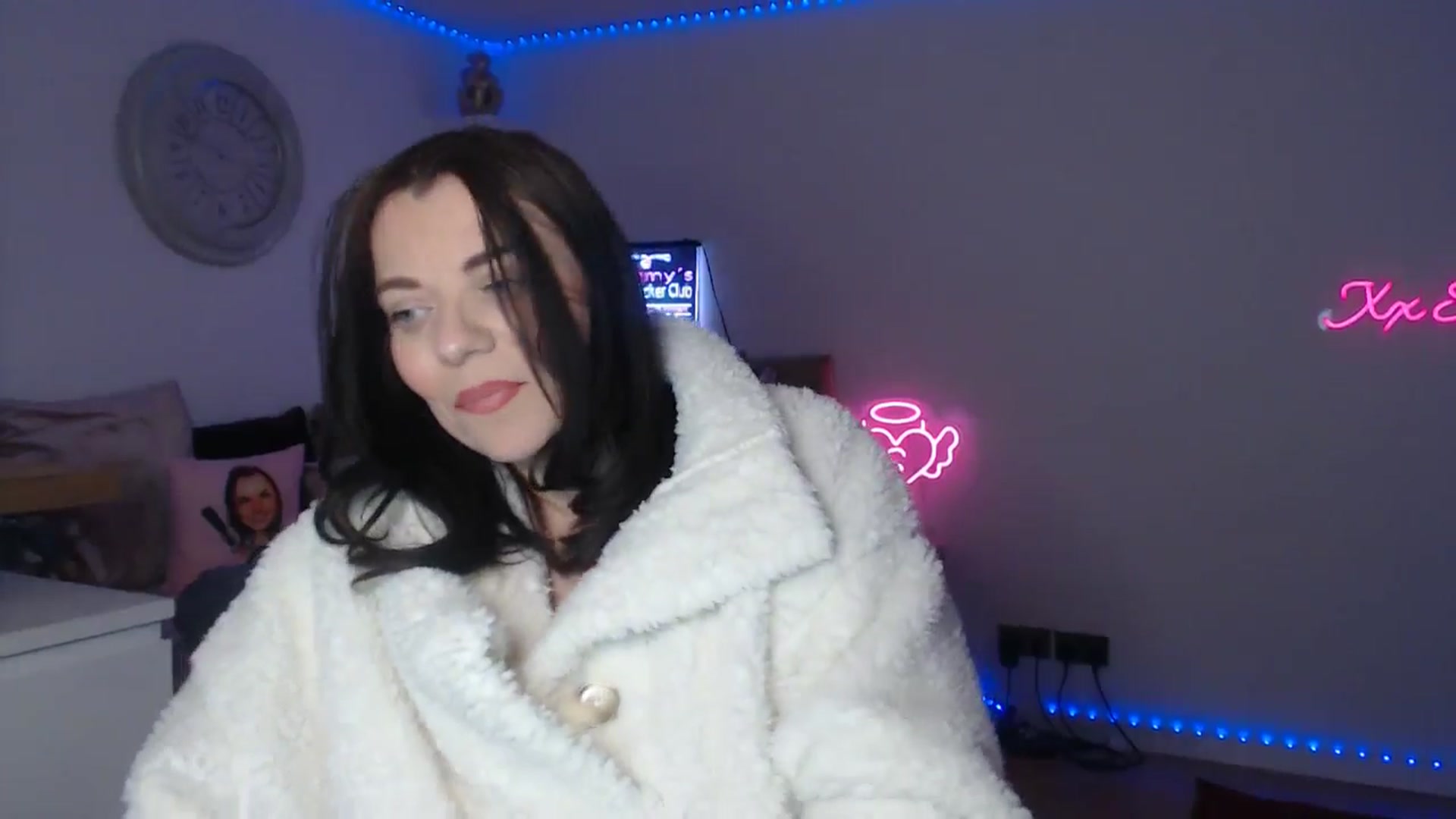 Gallery image thumbnail from innocentSamx's myfreecams stream on, 03/11/2025, 14:15 image 11 of 20