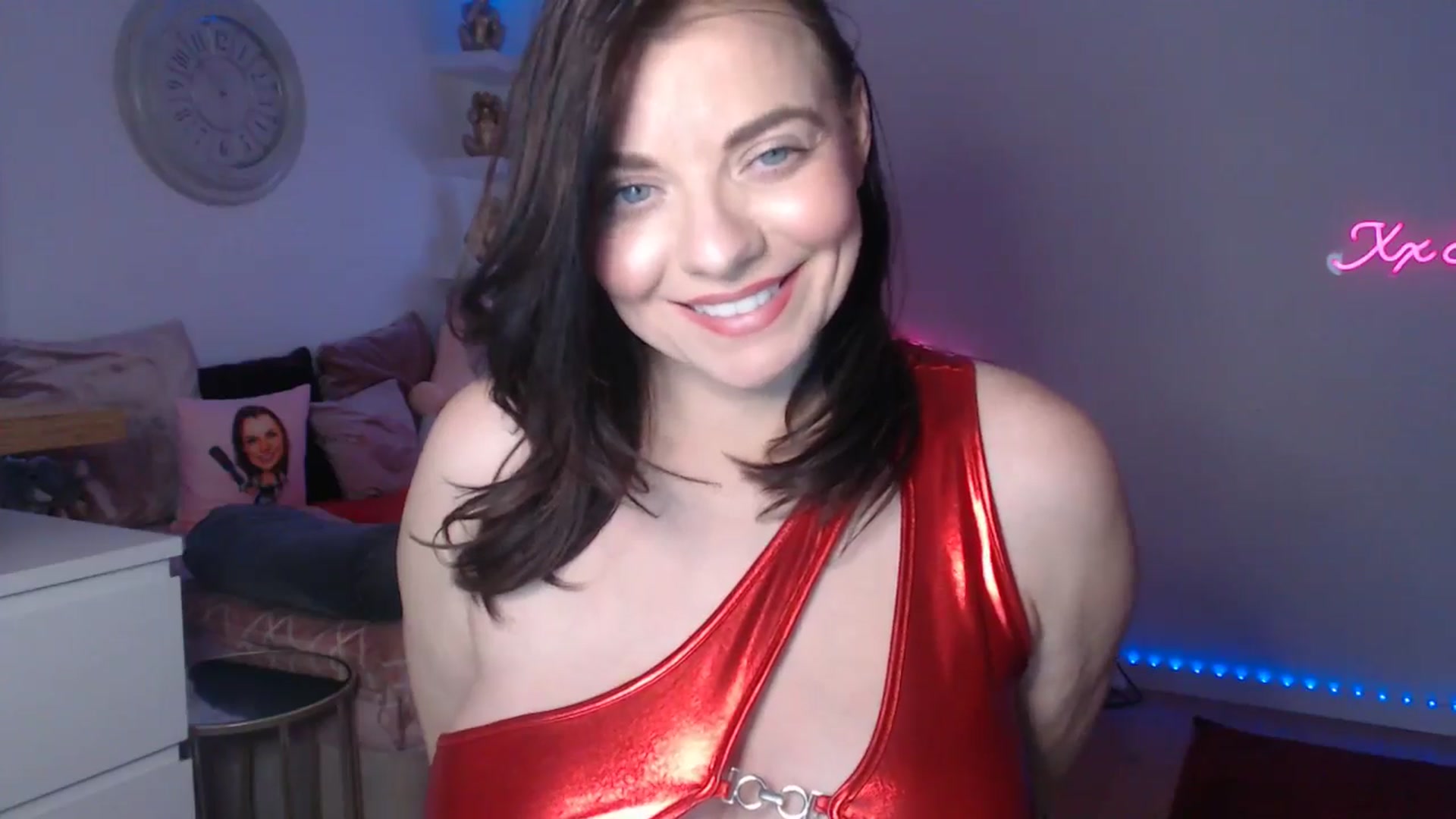 Gallery image thumbnail from innocentSamx's myfreecams stream on, 03/11/2025, 14:46 image 16 of 20