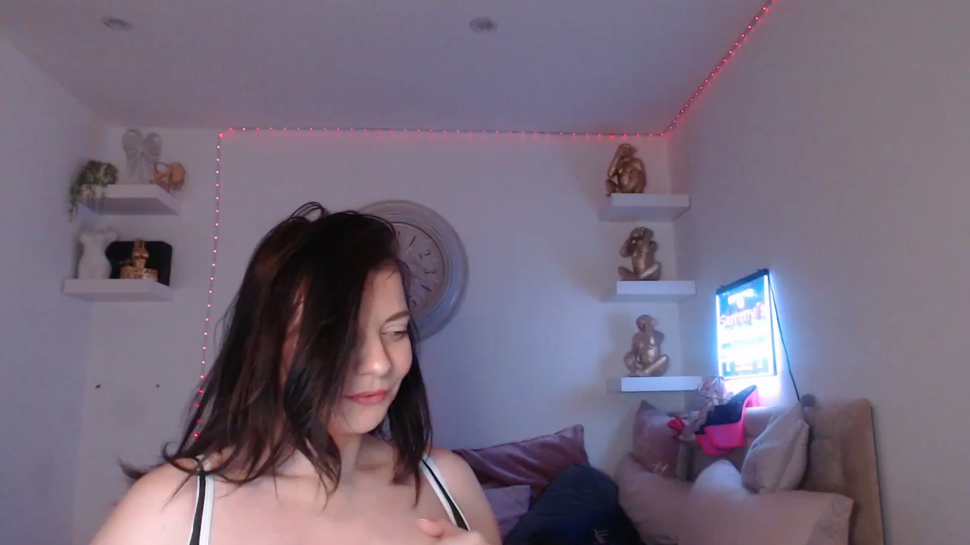 Gallery image thumbnail from innocentSamx's myfreecams stream on, 03/15/2025, 14:21 image 18 of 20