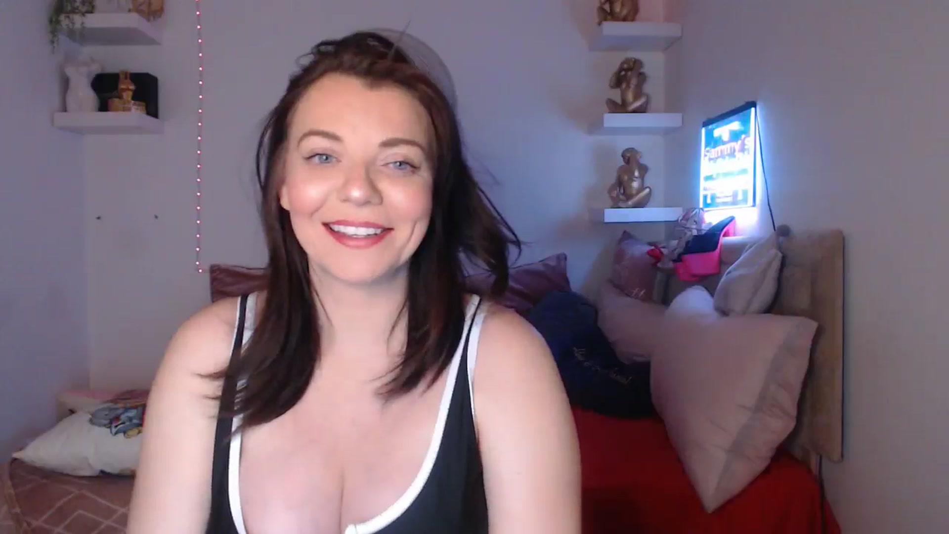 Gallery image thumbnail from innocentSamx's myfreecams stream on, 03/15/2025, 14:21 image 2 of 20