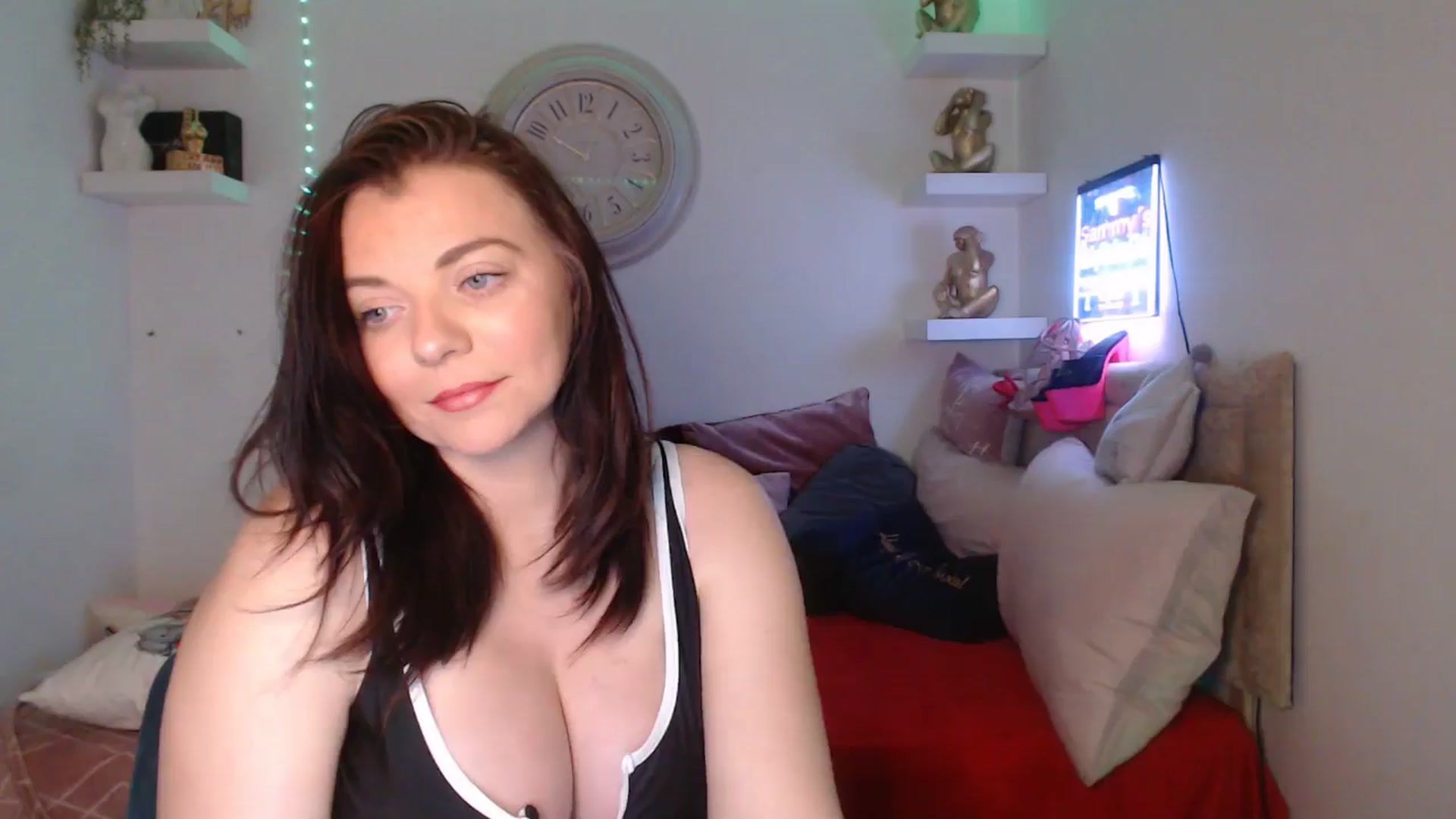 Gallery image thumbnail from innocentSamx's myfreecams stream on, 03/15/2025, 14:21 image 14 of 20