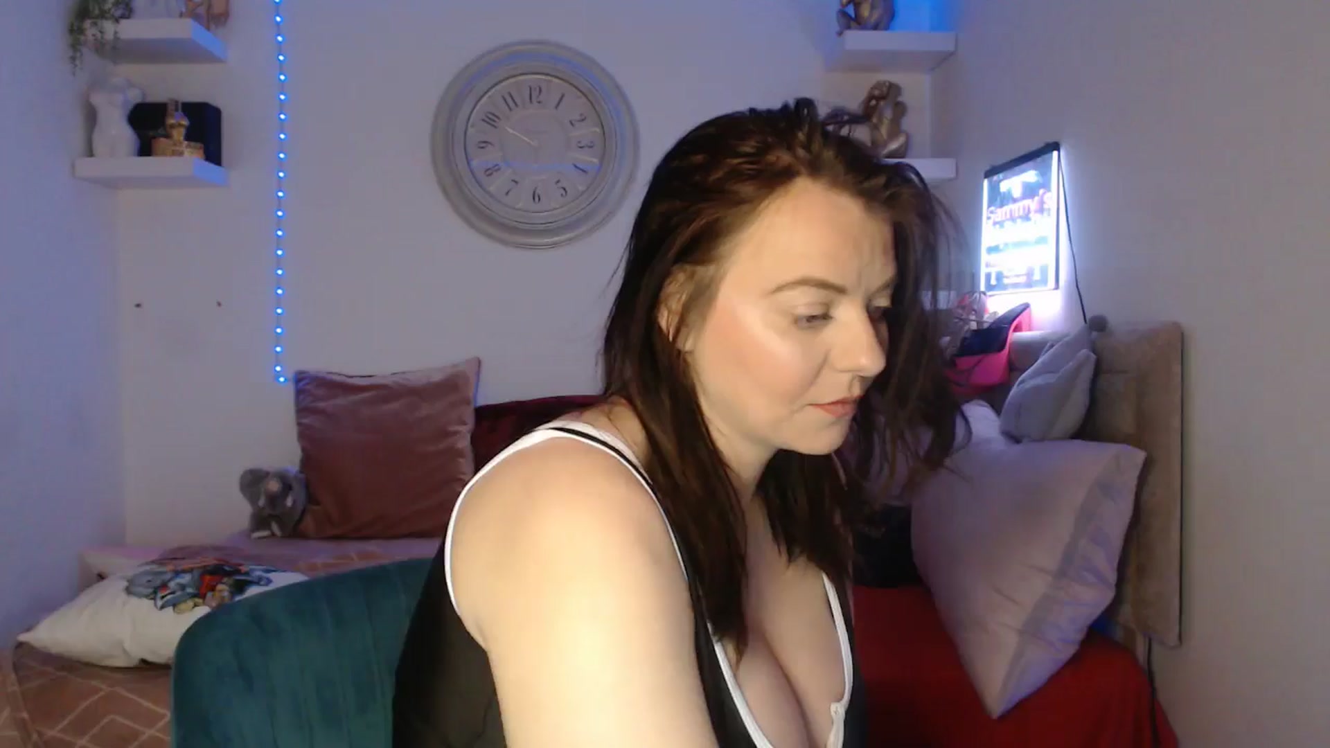 Gallery image thumbnail from innocentSamx's myfreecams stream on, 03/15/2025, 14:21 image 9 of 20
