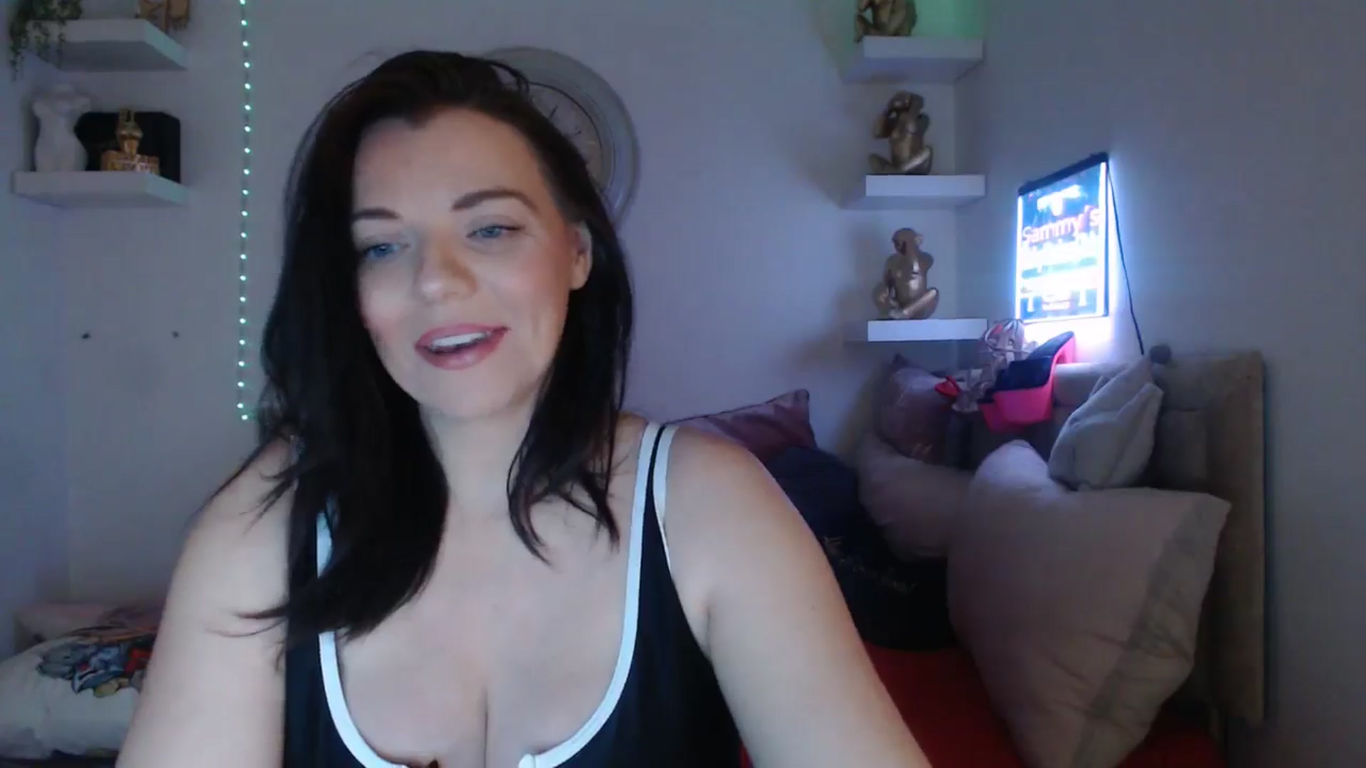 Gallery image thumbnail from innocentSamx's myfreecams stream on, 03/15/2025, 15:50 image 4 of 20