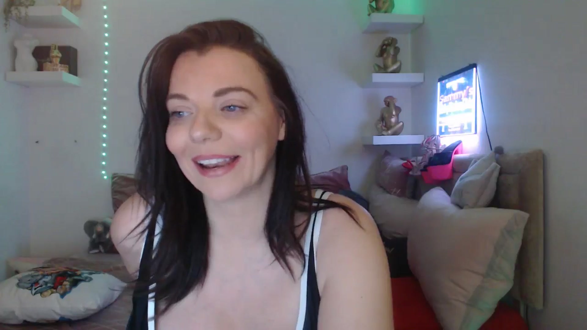 Gallery image thumbnail from innocentSamx's myfreecams stream on, 03/15/2025, 15:50 image 18 of 20