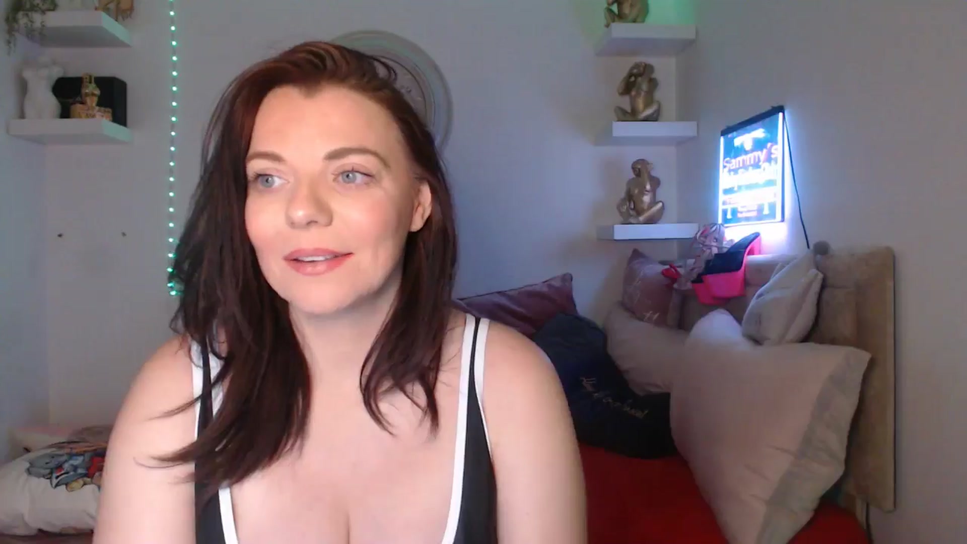 Gallery image thumbnail from innocentSamx's myfreecams stream on, 03/15/2025, 15:50 image 5 of 20