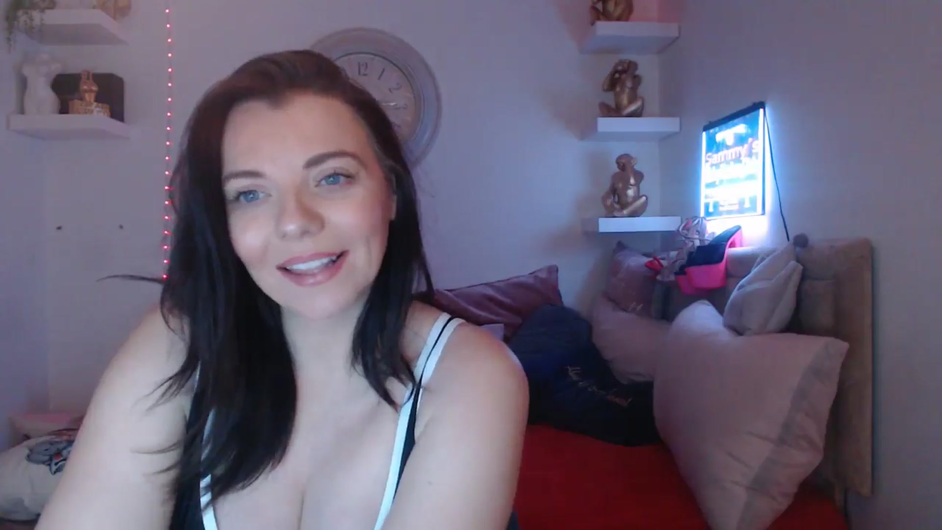 Gallery image thumbnail from innocentSamx's myfreecams stream on, 03/15/2025, 15:50 image 13 of 20