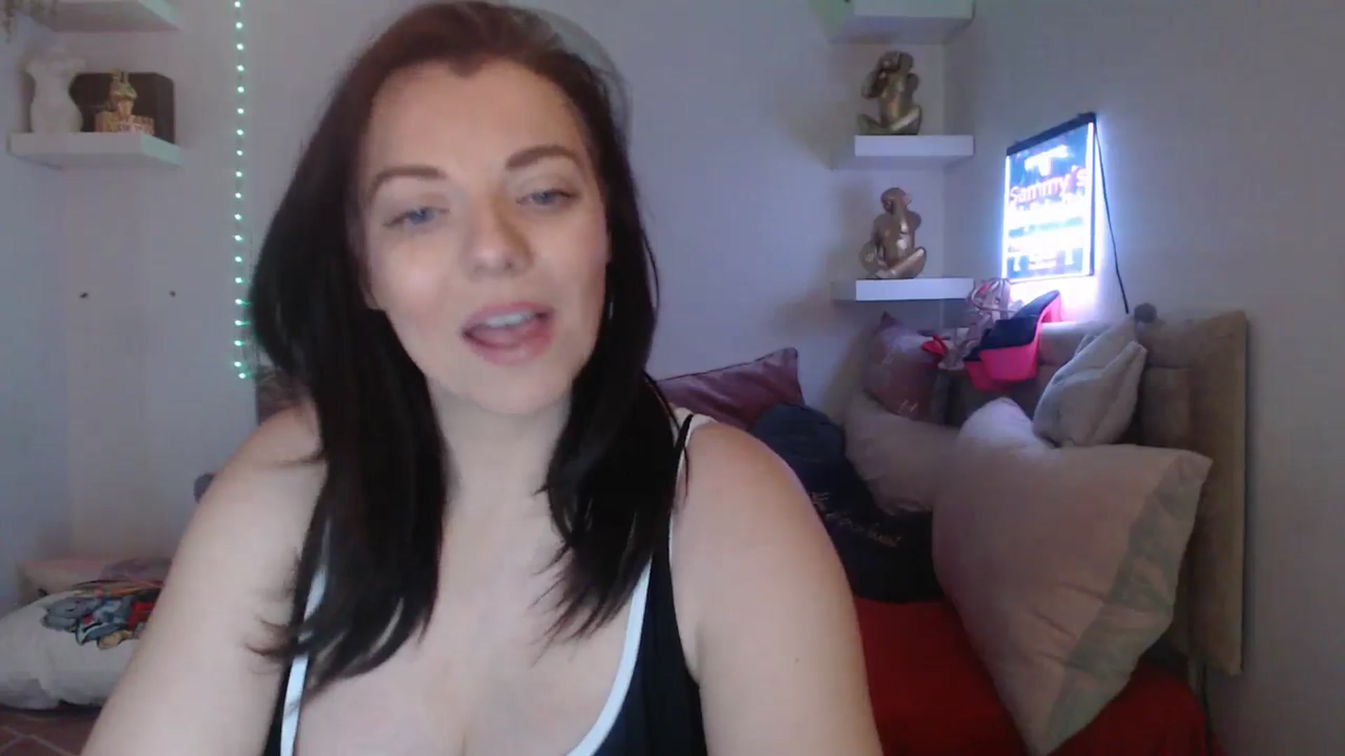 Gallery image thumbnail from innocentSamx's myfreecams stream on, 03/15/2025, 16:30 image 4 of 20