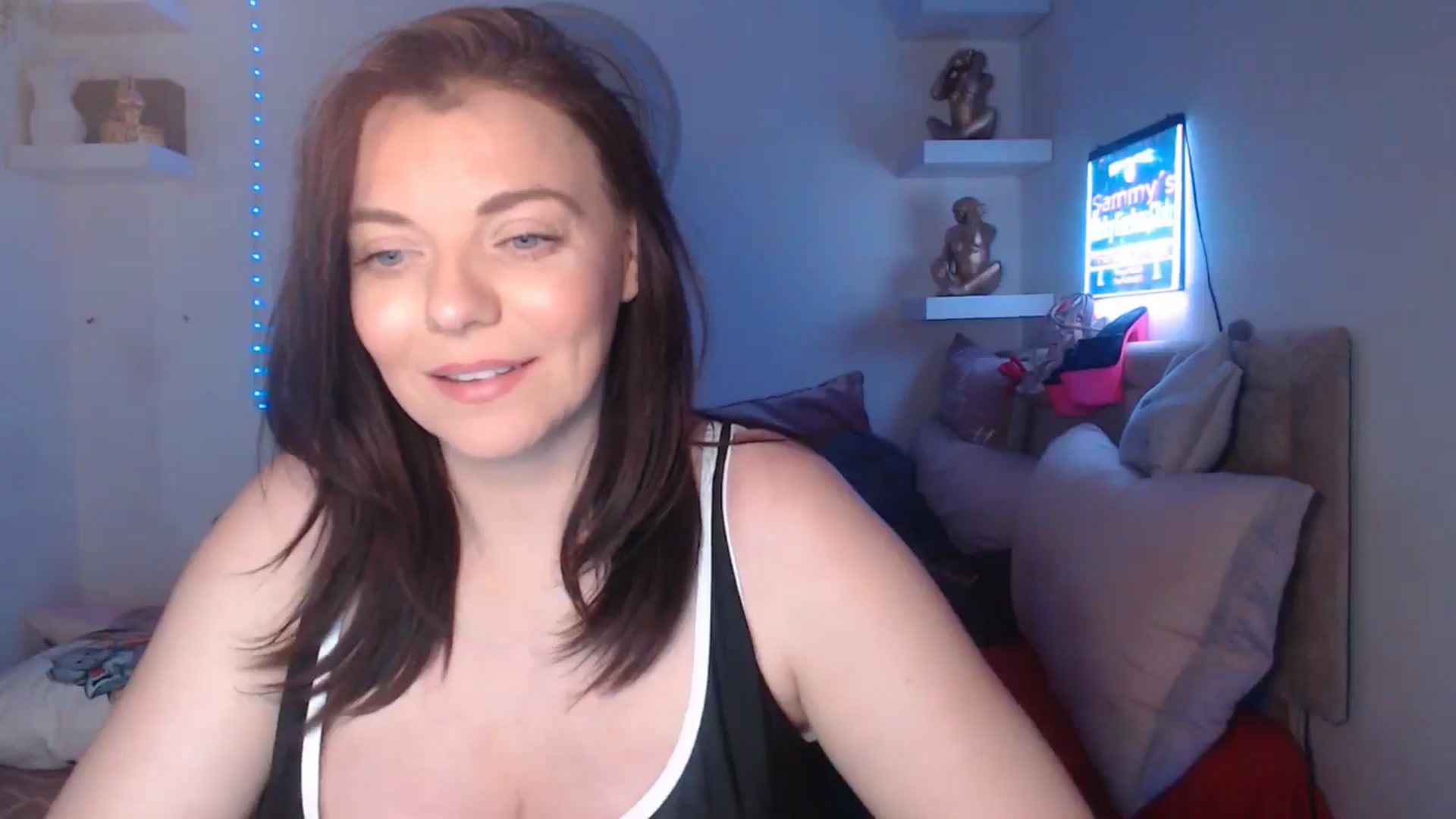 Gallery image thumbnail from innocentSamx's myfreecams stream on, 03/15/2025, 16:30 image 14 of 20