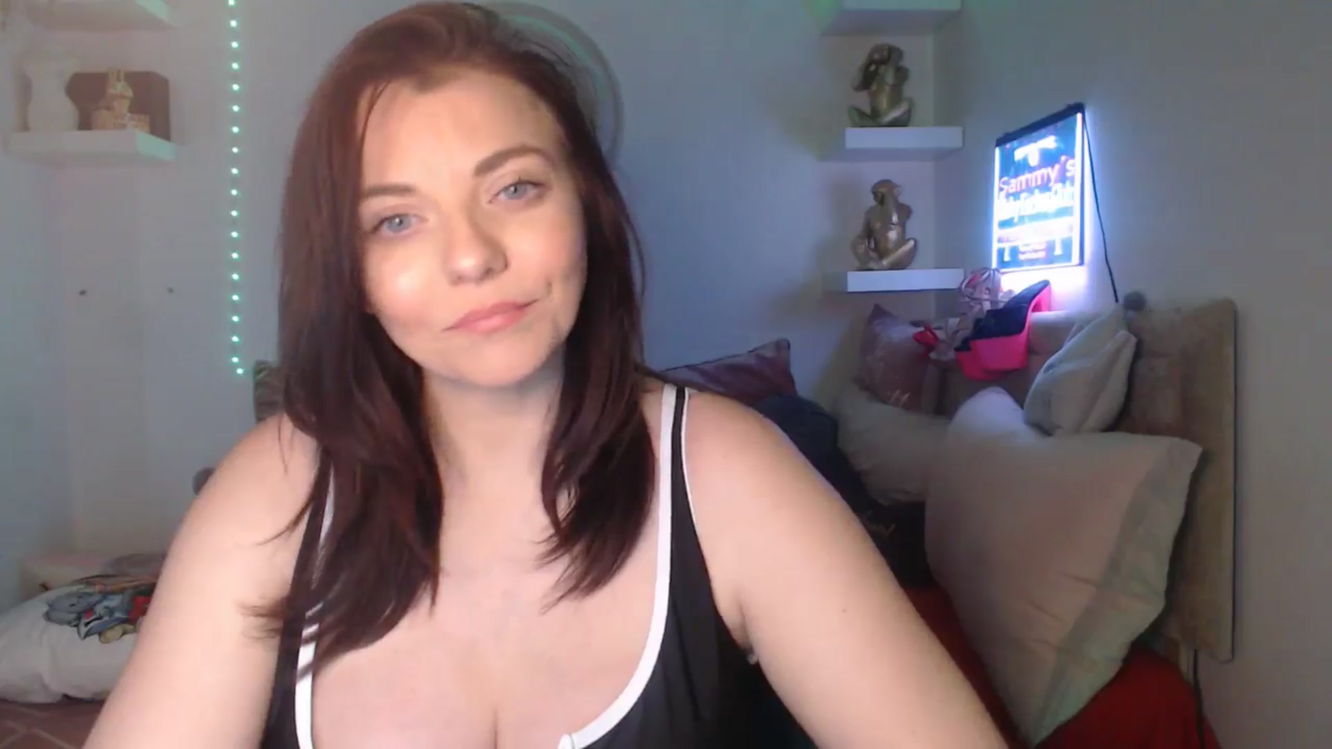 Gallery image thumbnail from innocentSamx's myfreecams stream on, 03/15/2025, 16:30 image 16 of 20