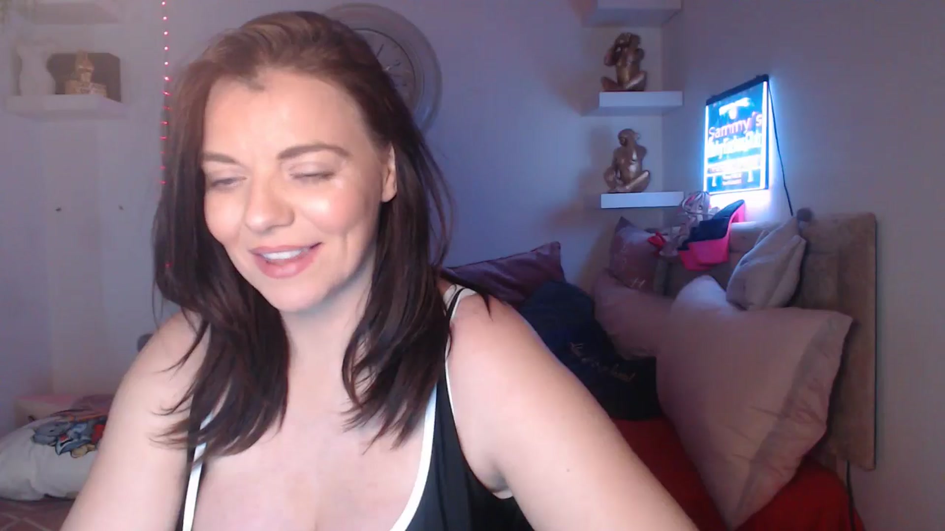 Gallery image thumbnail from innocentSamx's myfreecams stream on, 03/15/2025, 16:30 image 10 of 20