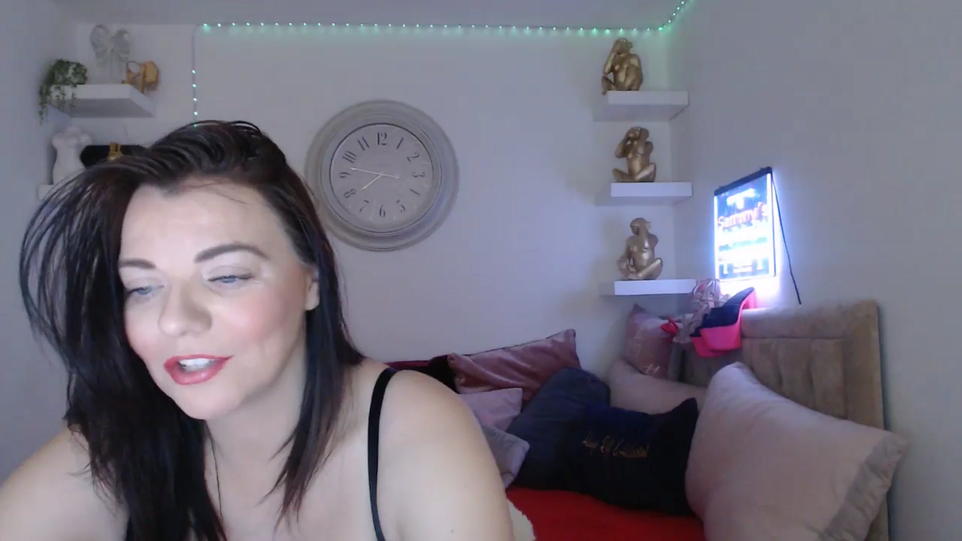 Gallery image thumbnail from innocentSamx's myfreecams stream on, 03/16/2025, 12:07 image 14 of 20