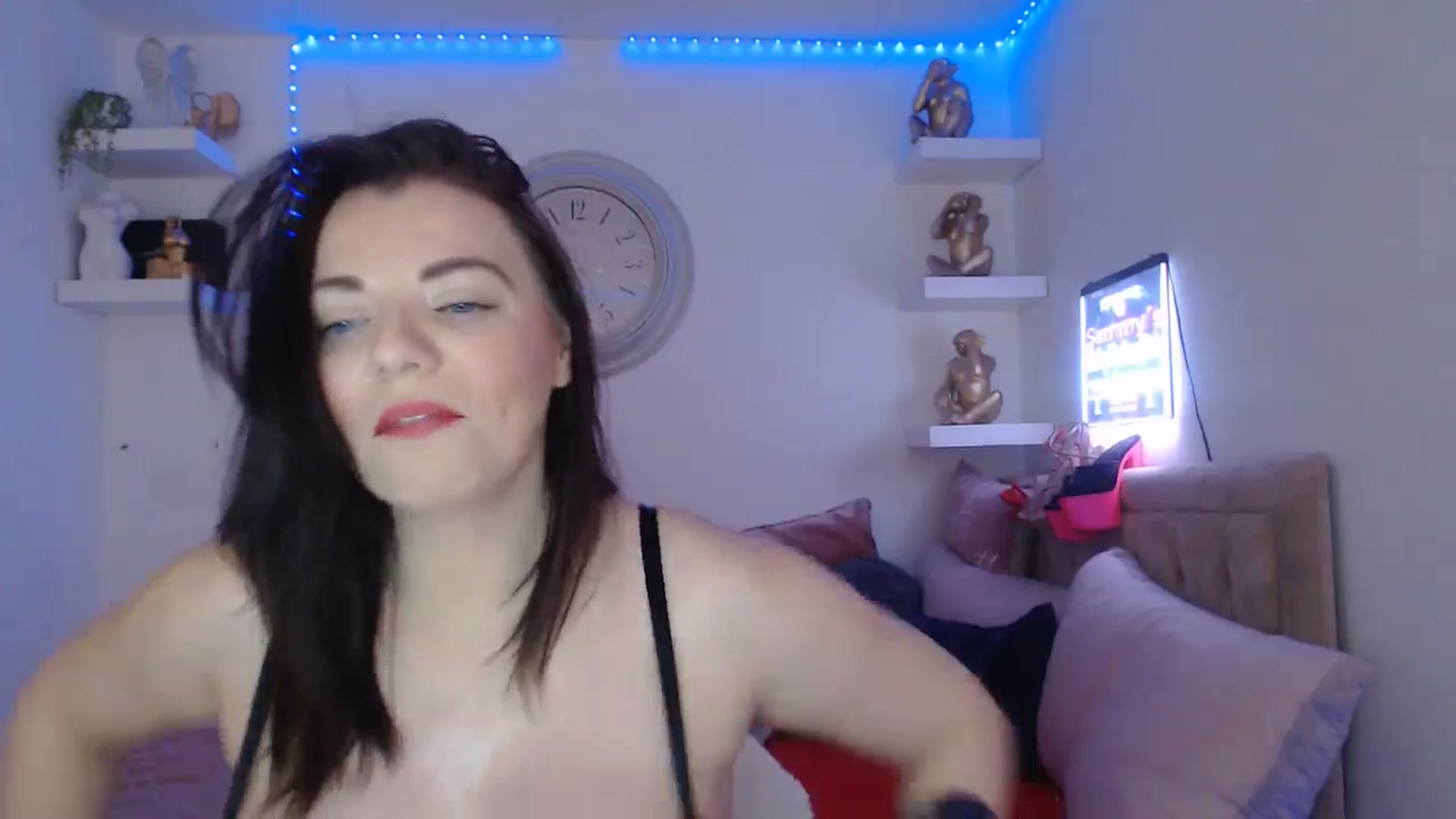 Gallery image thumbnail from innocentSamx's myfreecams stream on, 03/16/2025, 12:07 image 15 of 20