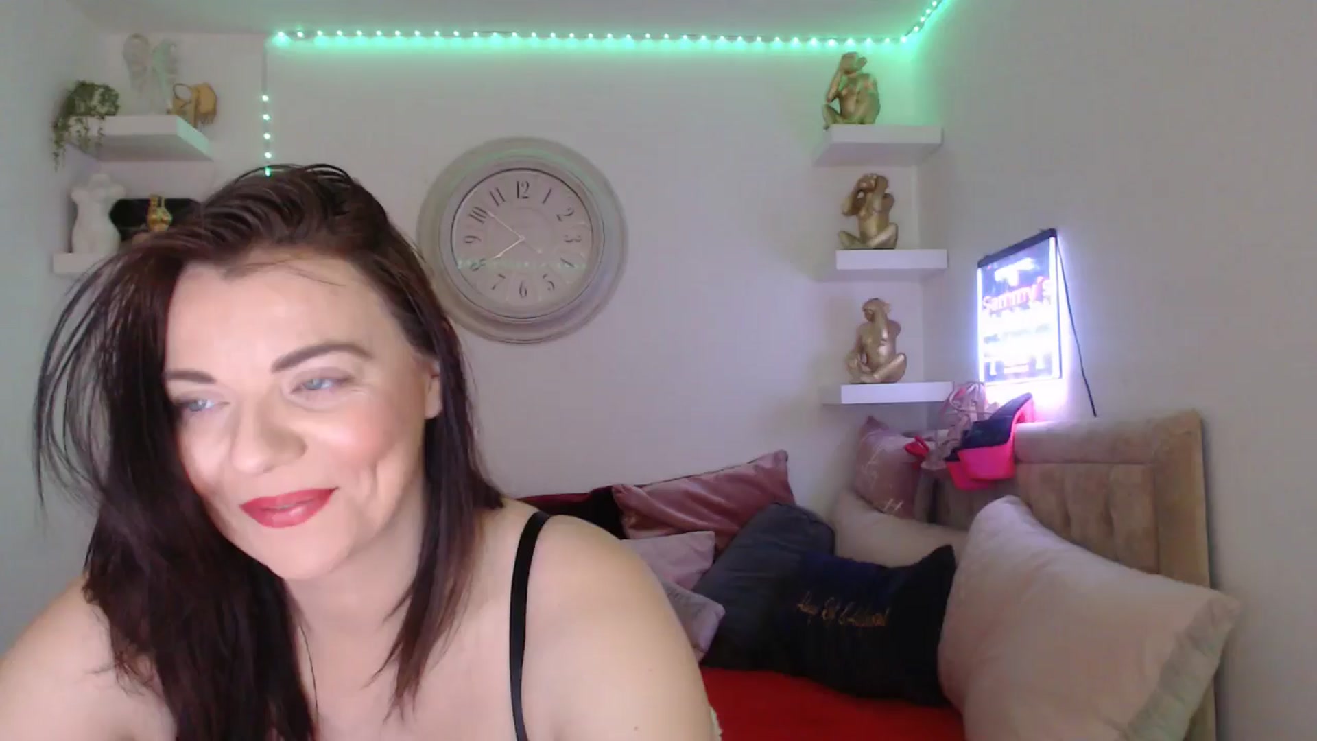Gallery image thumbnail from innocentSamx's myfreecams stream on, 03/16/2025, 12:07 image 19 of 20