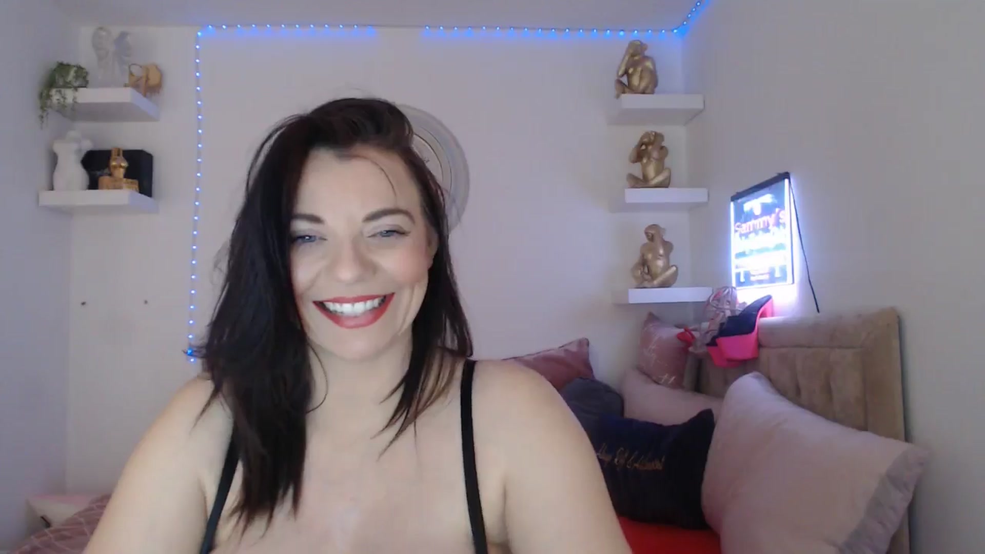 Gallery image thumbnail from innocentSamx's myfreecams stream on, 03/16/2025, 12:07 image 4 of 20