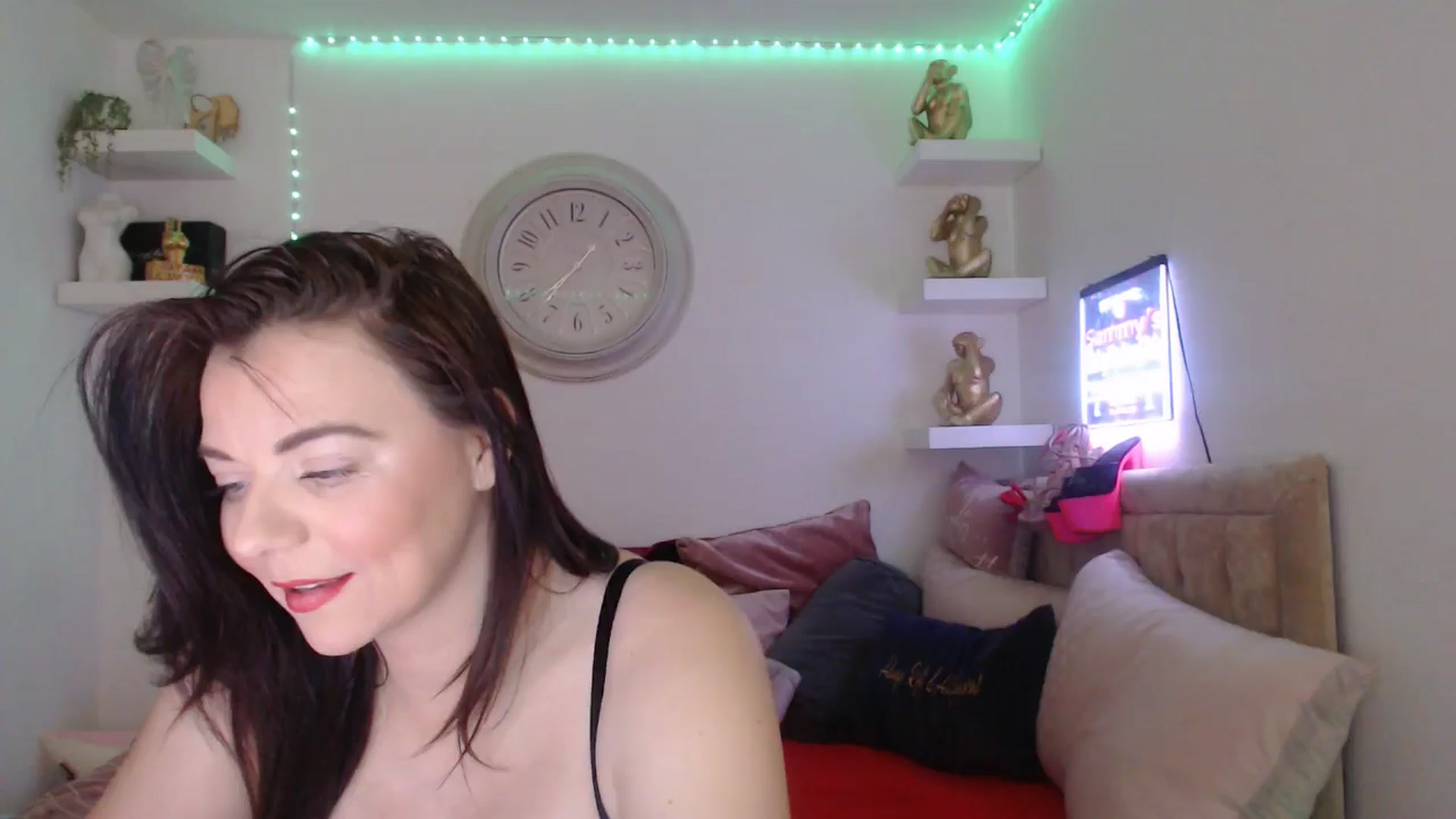 Gallery image thumbnail from innocentSamx's myfreecams stream on, 03/16/2025, 12:07 image 3 of 20