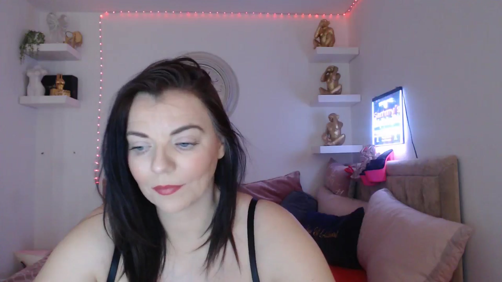Gallery image thumbnail from innocentSamx's myfreecams stream on, 03/16/2025, 13:32 image 7 of 20