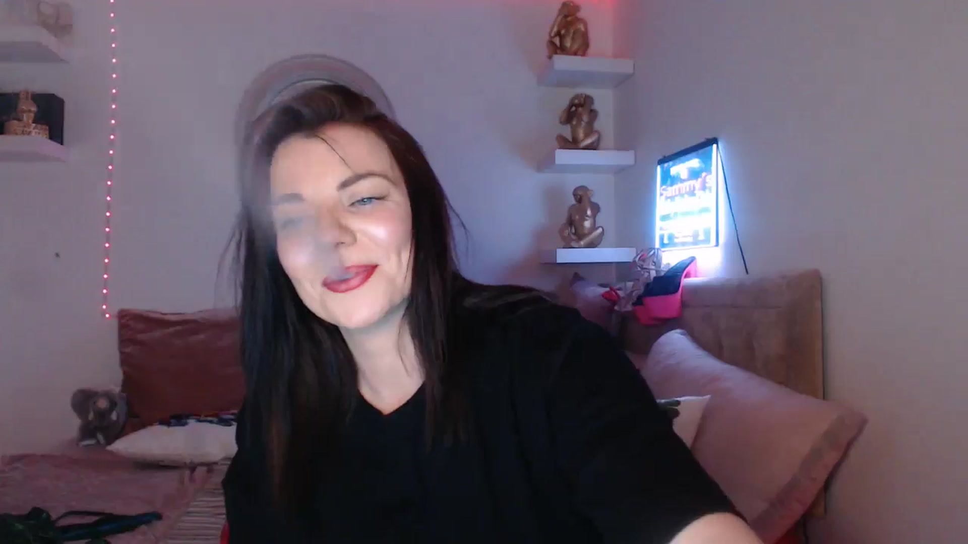 Gallery image thumbnail from innocentSamx's myfreecams stream on, 03/18/2025, 20:57 image 2 of 20