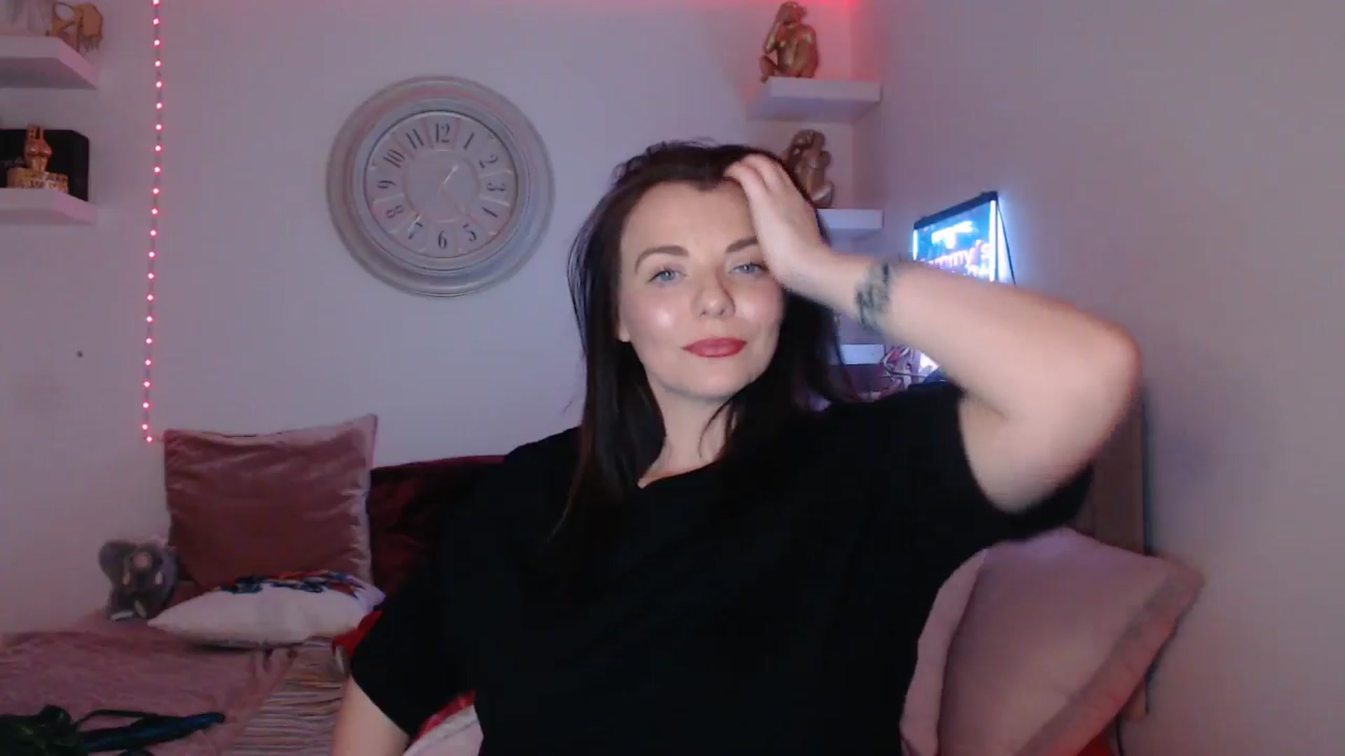 Gallery image thumbnail from innocentSamx's myfreecams stream on, 03/18/2025, 20:57 image 10 of 20