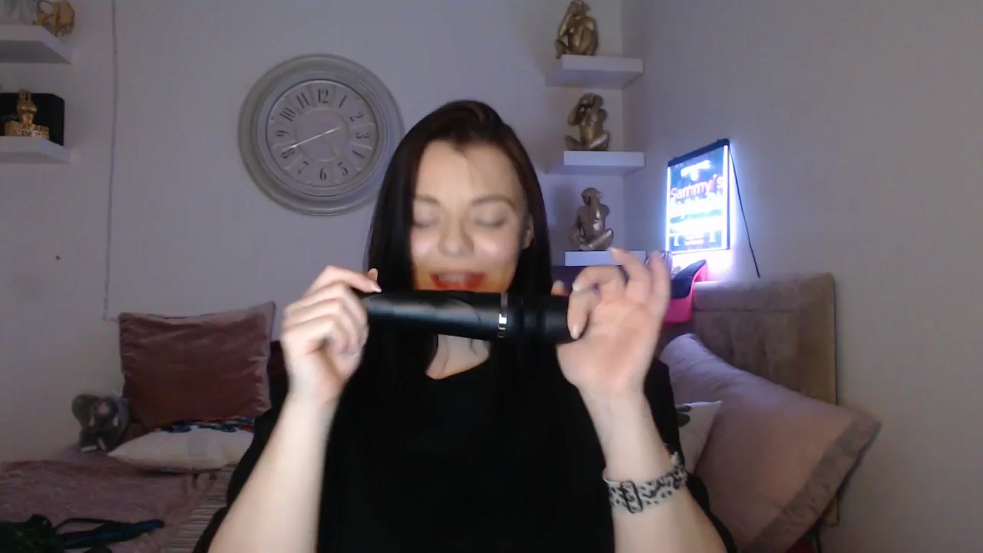 Gallery image thumbnail from innocentSamx's myfreecams stream on, 03/18/2025, 20:57 image 18 of 20