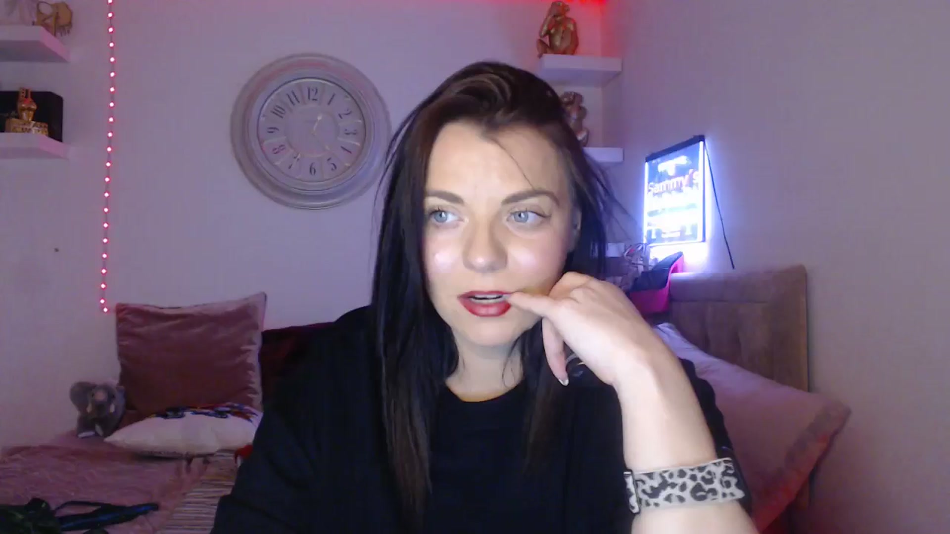 Gallery image thumbnail from innocentSamx's myfreecams stream on, 03/18/2025, 20:57 image 8 of 20