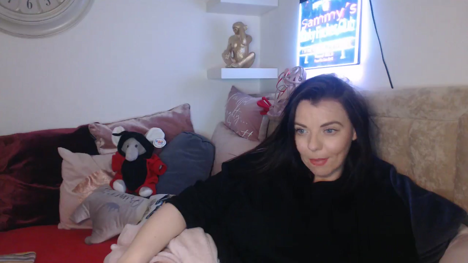Gallery image thumbnail from innocentSamx's myfreecams stream on, 03/18/2025, 22:33 image 12 of 20