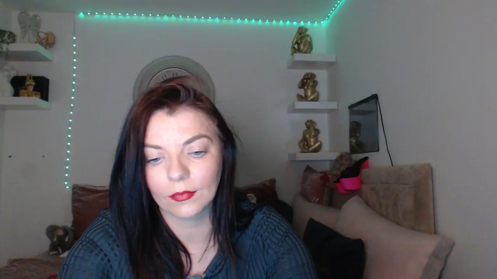 Gallery image thumbnail from innocentSamx's myfreecams stream on, 03/19/2025, 16:36 image 14 of 20