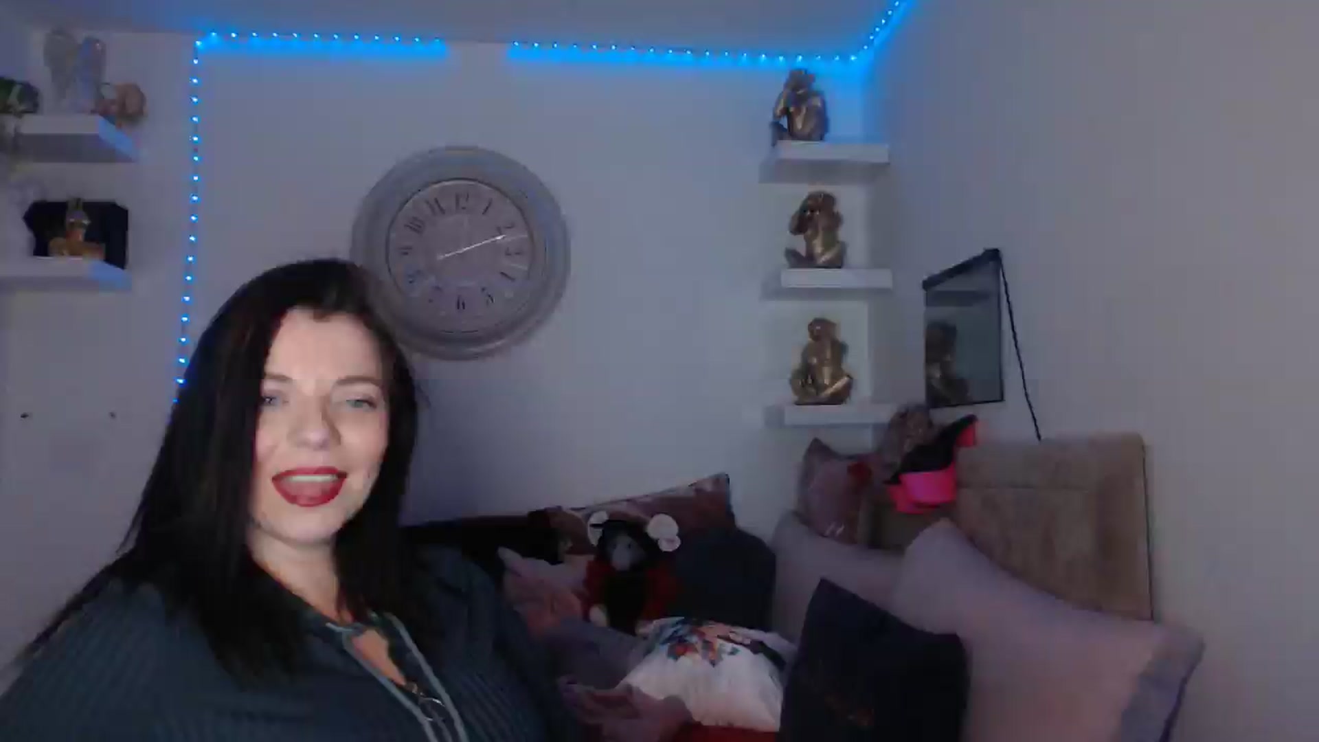 Gallery image thumbnail from innocentSamx's myfreecams stream on, 03/19/2025, 16:36 image 16 of 20
