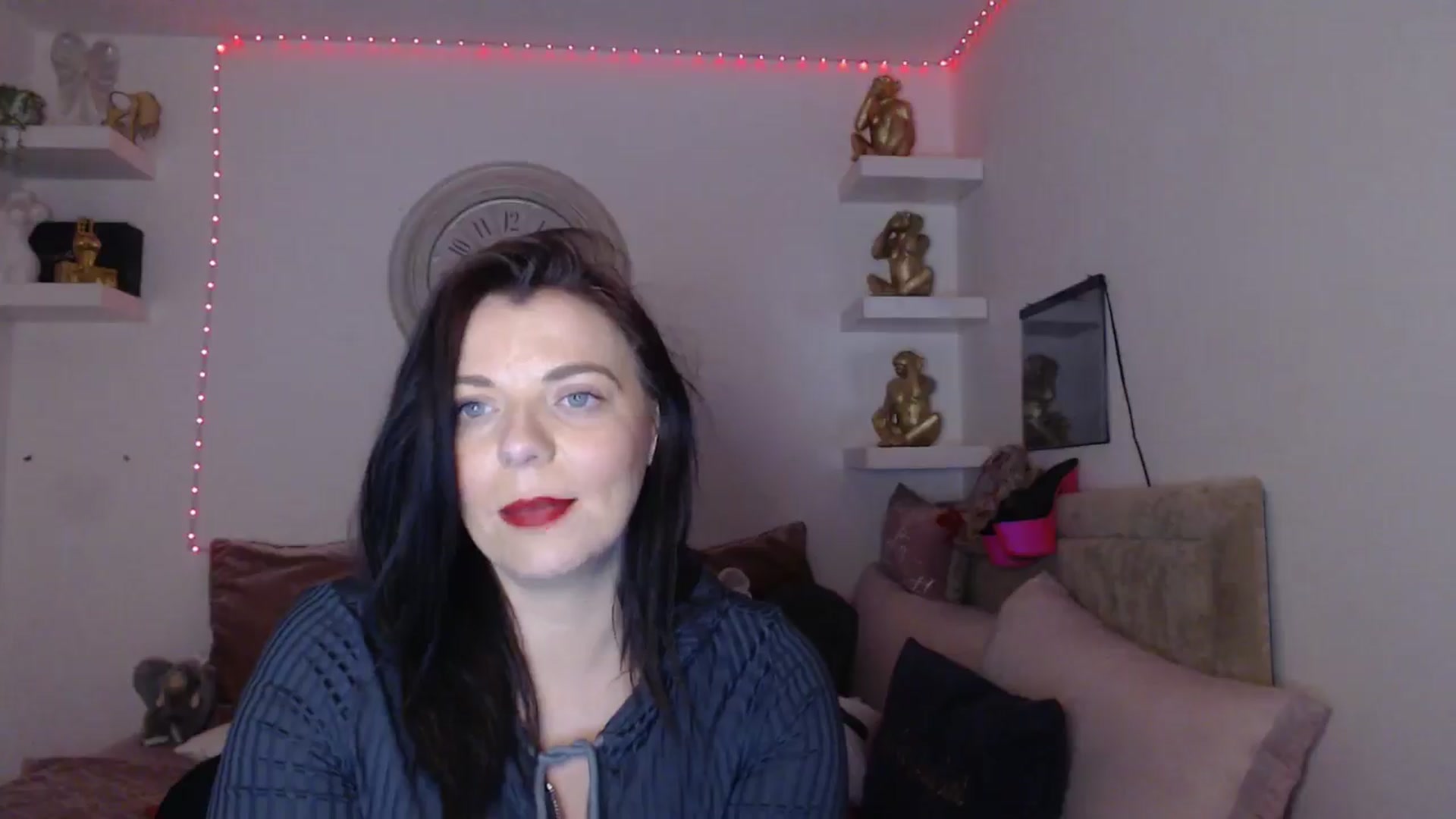 Gallery image thumbnail from innocentSamx's myfreecams stream on, 03/19/2025, 16:36 image 7 of 20