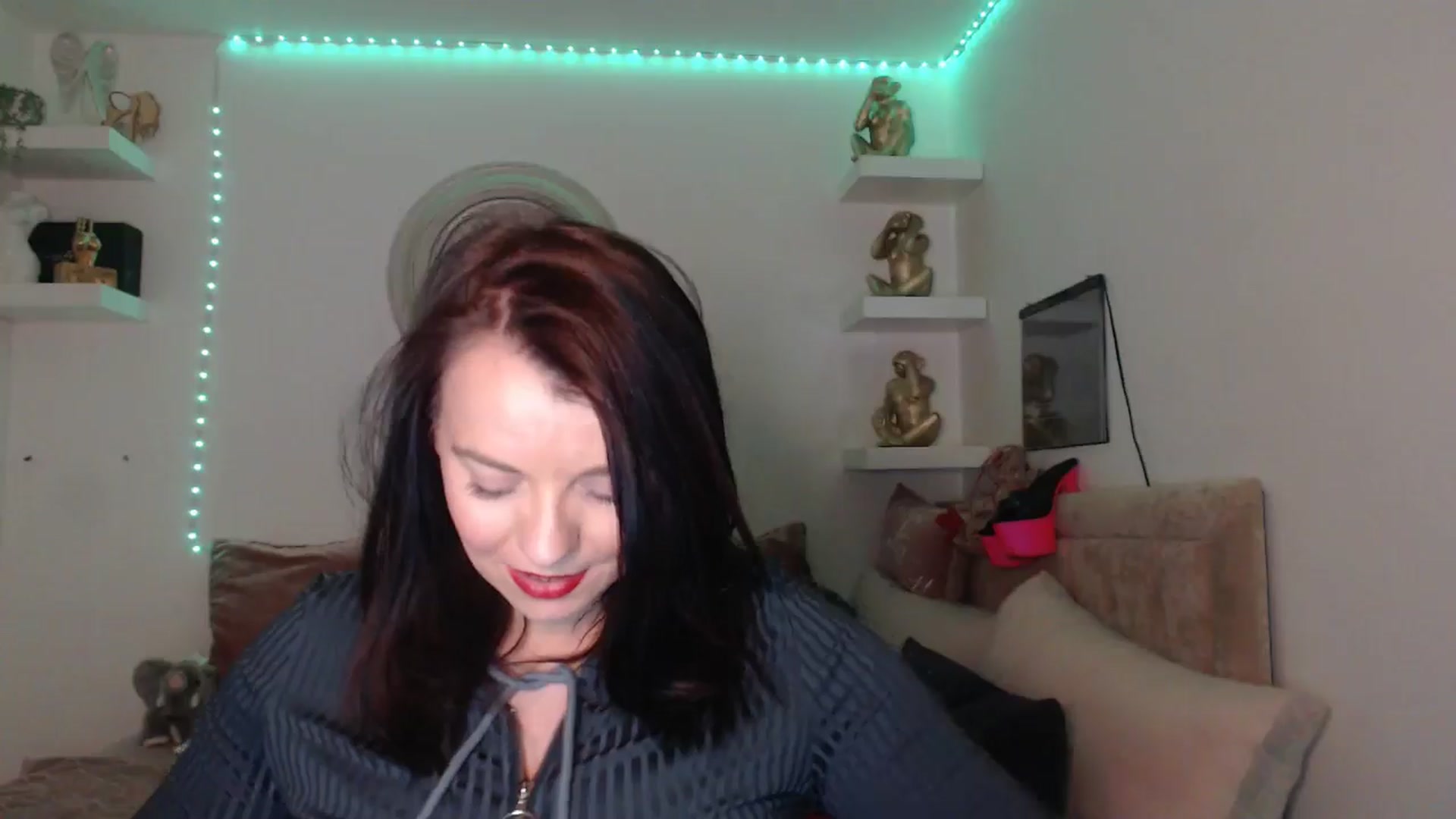 Gallery image thumbnail from innocentSamx's myfreecams stream on, 03/19/2025, 16:36 image 3 of 20