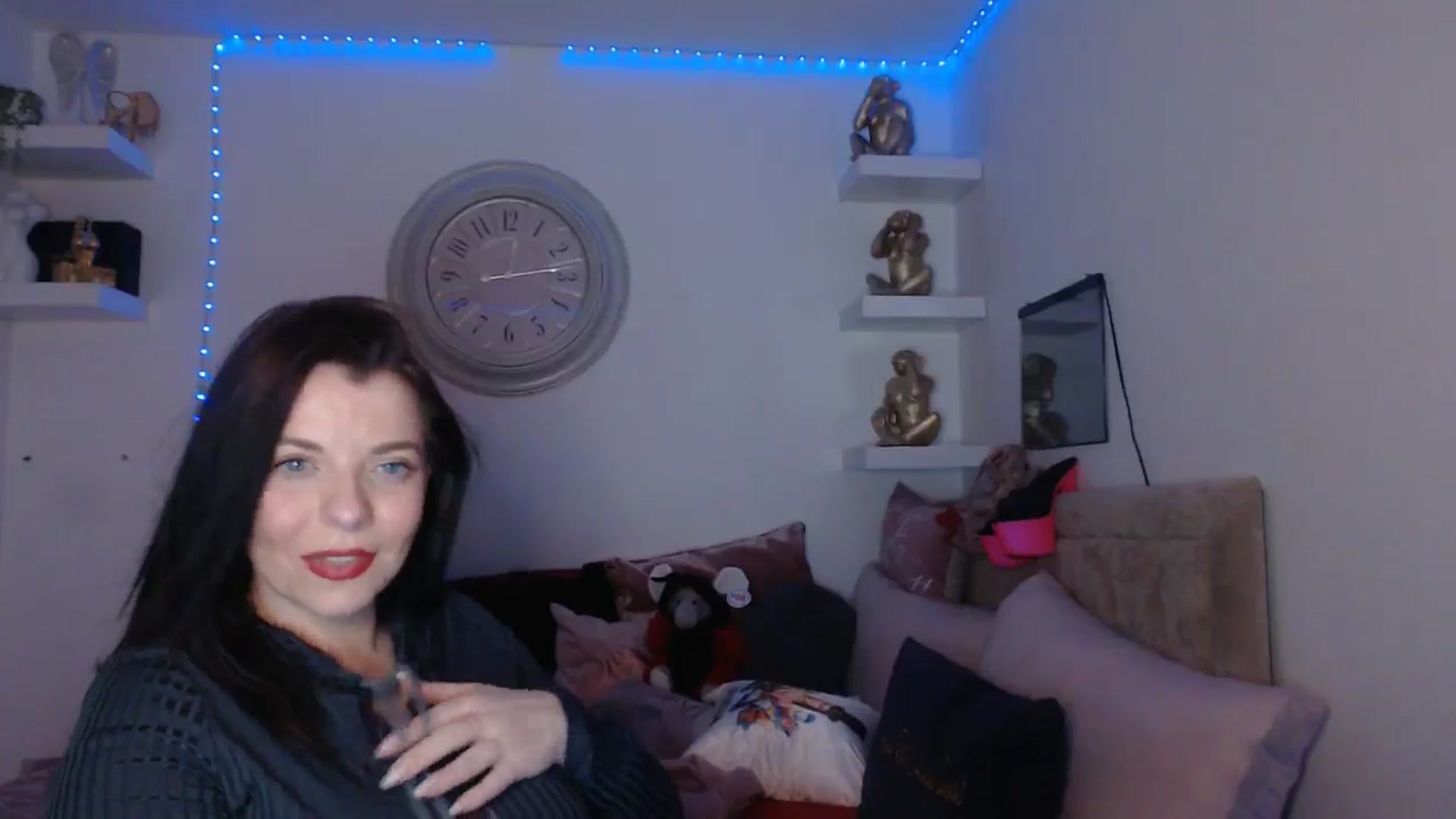 Gallery image thumbnail from innocentSamx's myfreecams stream on, 03/19/2025, 16:36 image 17 of 20