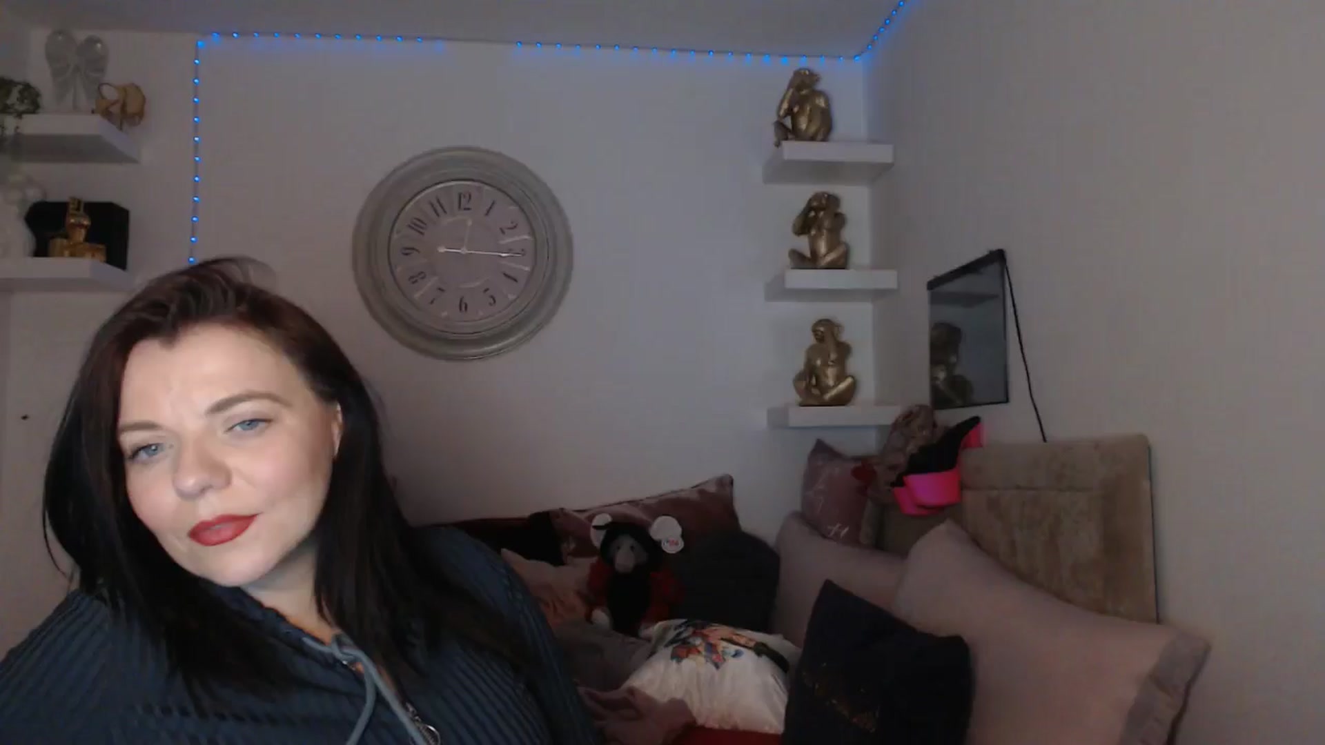 Gallery image thumbnail from innocentSamx's myfreecams stream on, 03/19/2025, 16:36 image 18 of 20