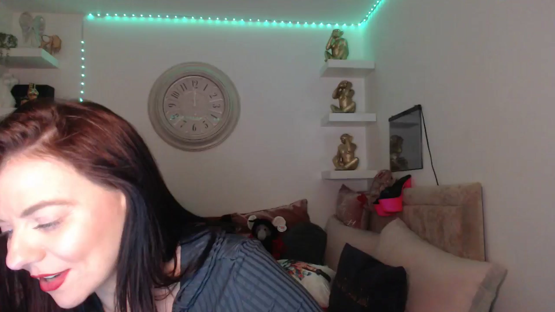 Gallery image thumbnail from innocentSamx's myfreecams stream on, 03/19/2025, 16:36 image 10 of 20