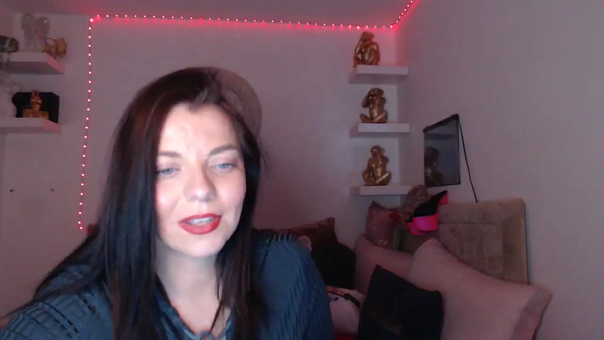 Gallery image thumbnail from innocentSamx's myfreecams stream on, 03/19/2025, 16:36 image 19 of 20
