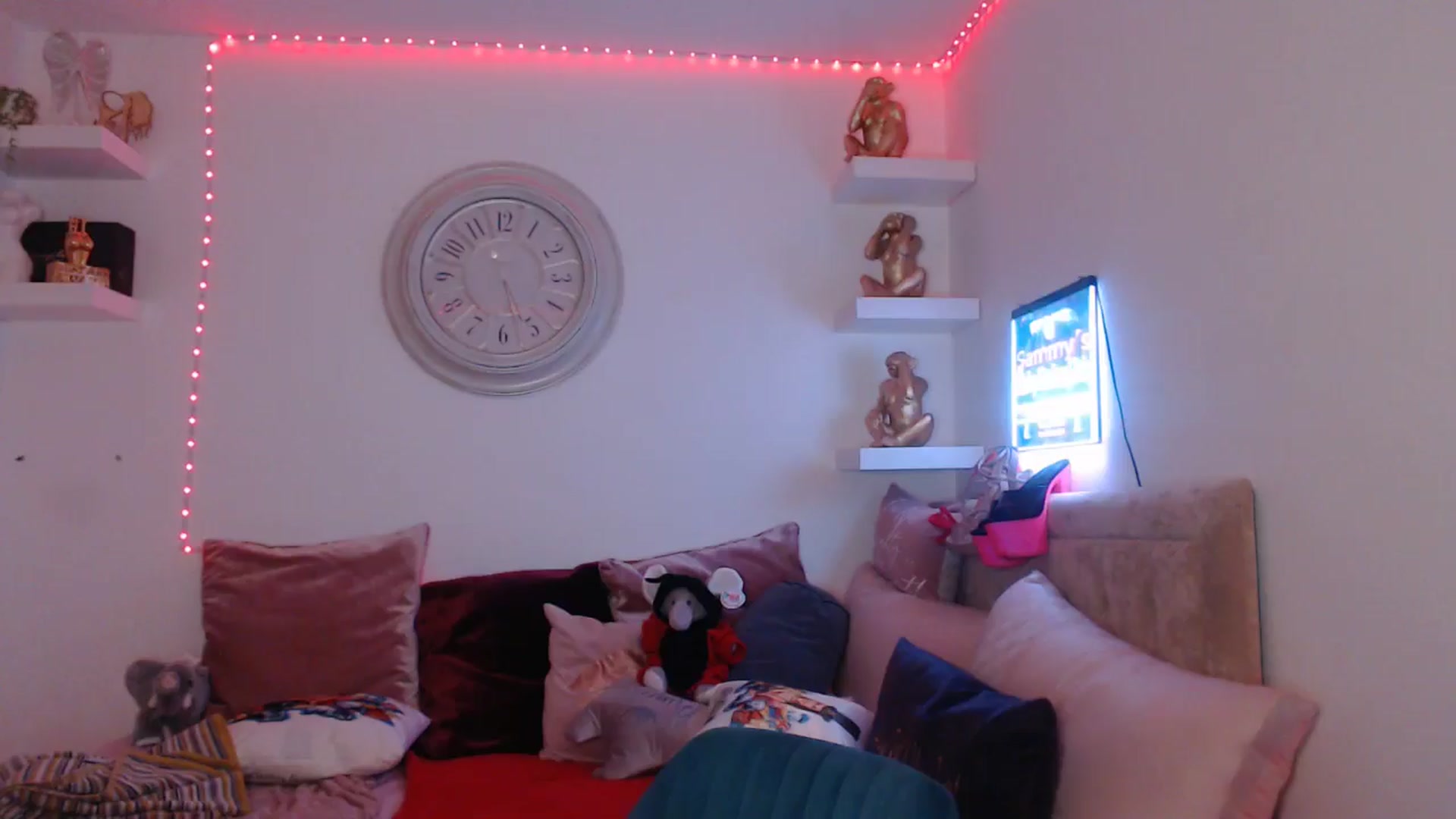 Gallery image thumbnail from innocentSamx's myfreecams stream on, 03/20/2025, 21:54 image 1 of 20
