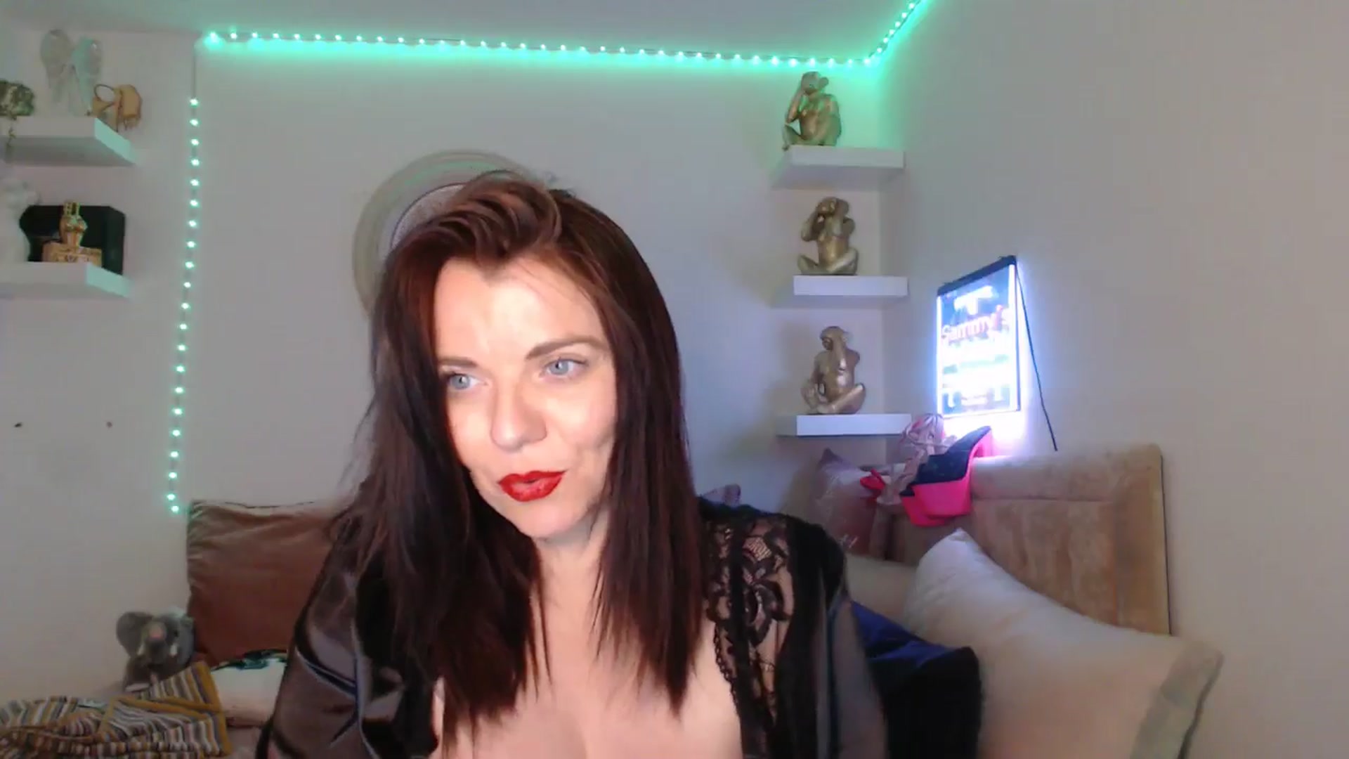 Gallery image thumbnail from innocentSamx's myfreecams stream on, 03/20/2025, 21:54 image 4 of 20
