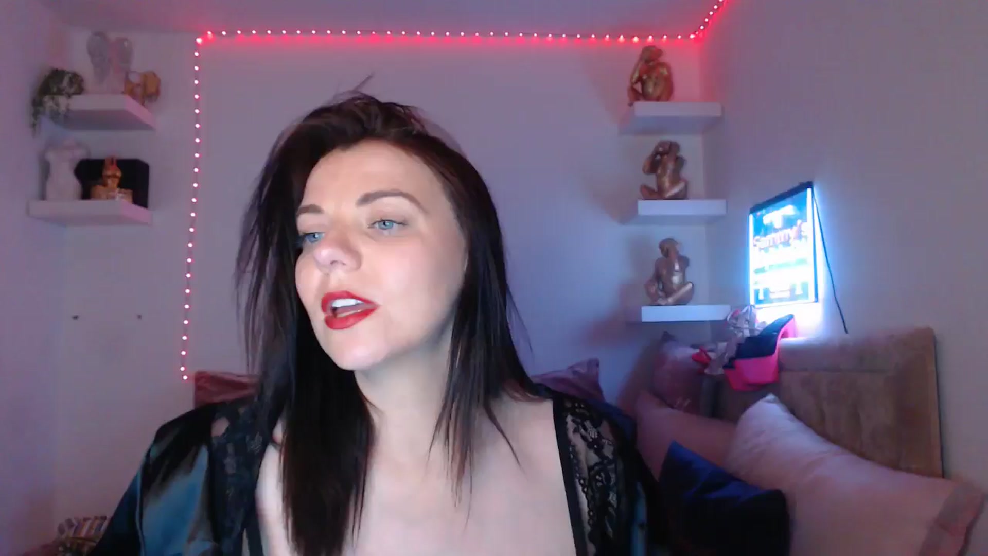 Gallery image thumbnail from innocentSamx's myfreecams stream on, 03/20/2025, 22:25 image 1 of 20