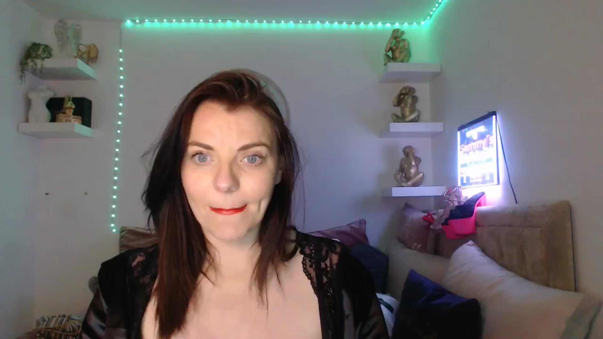 Gallery image thumbnail from innocentSamx's myfreecams stream on, 03/20/2025, 22:25 image 3 of 20