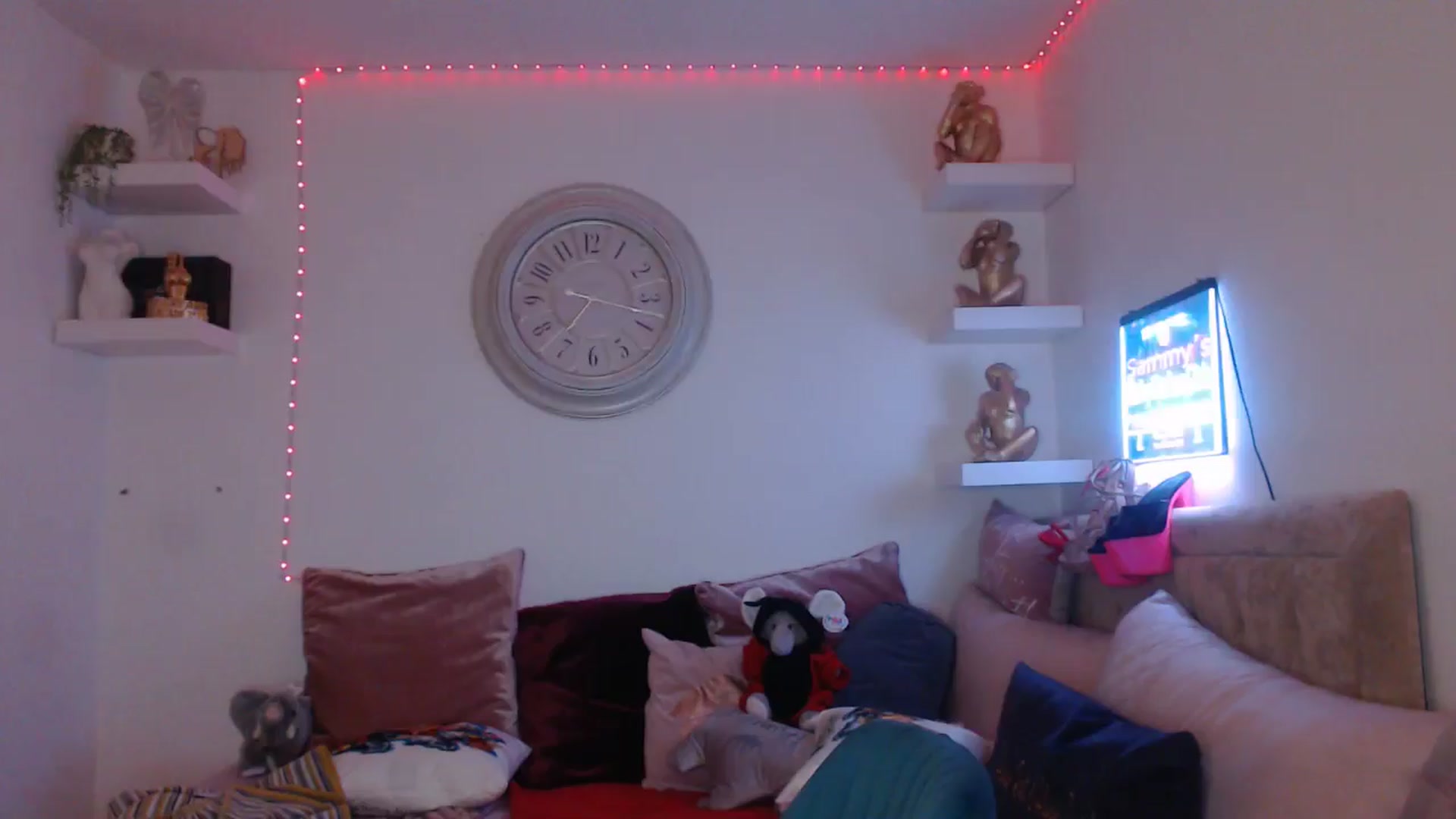 Gallery image thumbnail from innocentSamx's myfreecams stream on, 03/20/2025, 23:39 image 7 of 20