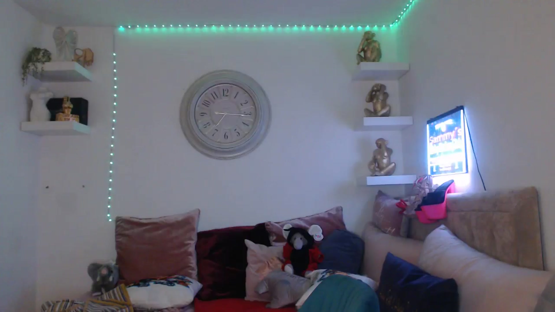 Gallery image thumbnail from innocentSamx's myfreecams stream on, 03/20/2025, 23:39 image 4 of 20